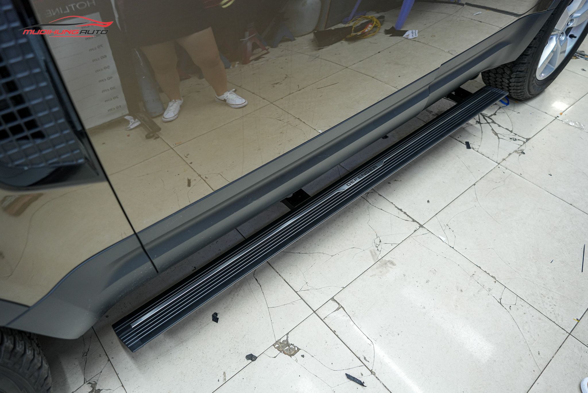 Bệ bước điện cho xe Land Rover Defender 2022