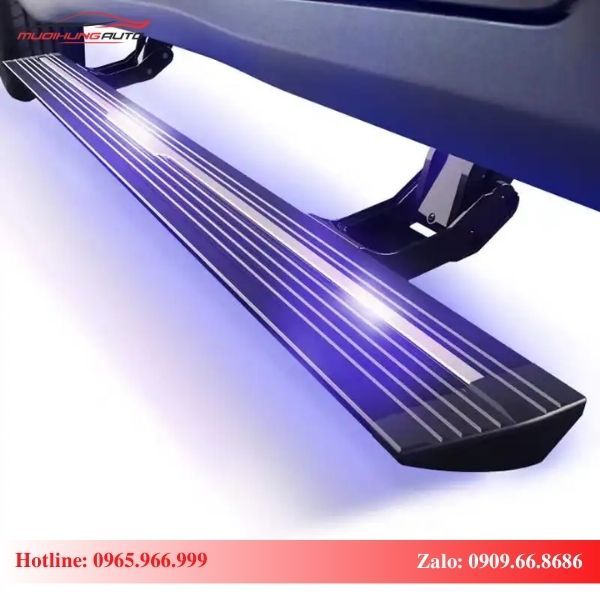 Bệ bước điện có đèn Hyundai Custin