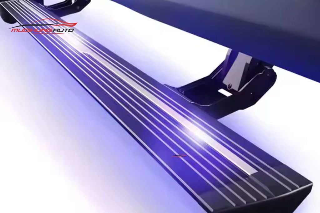 Bệ bước điện có đèn Land Rover Defender