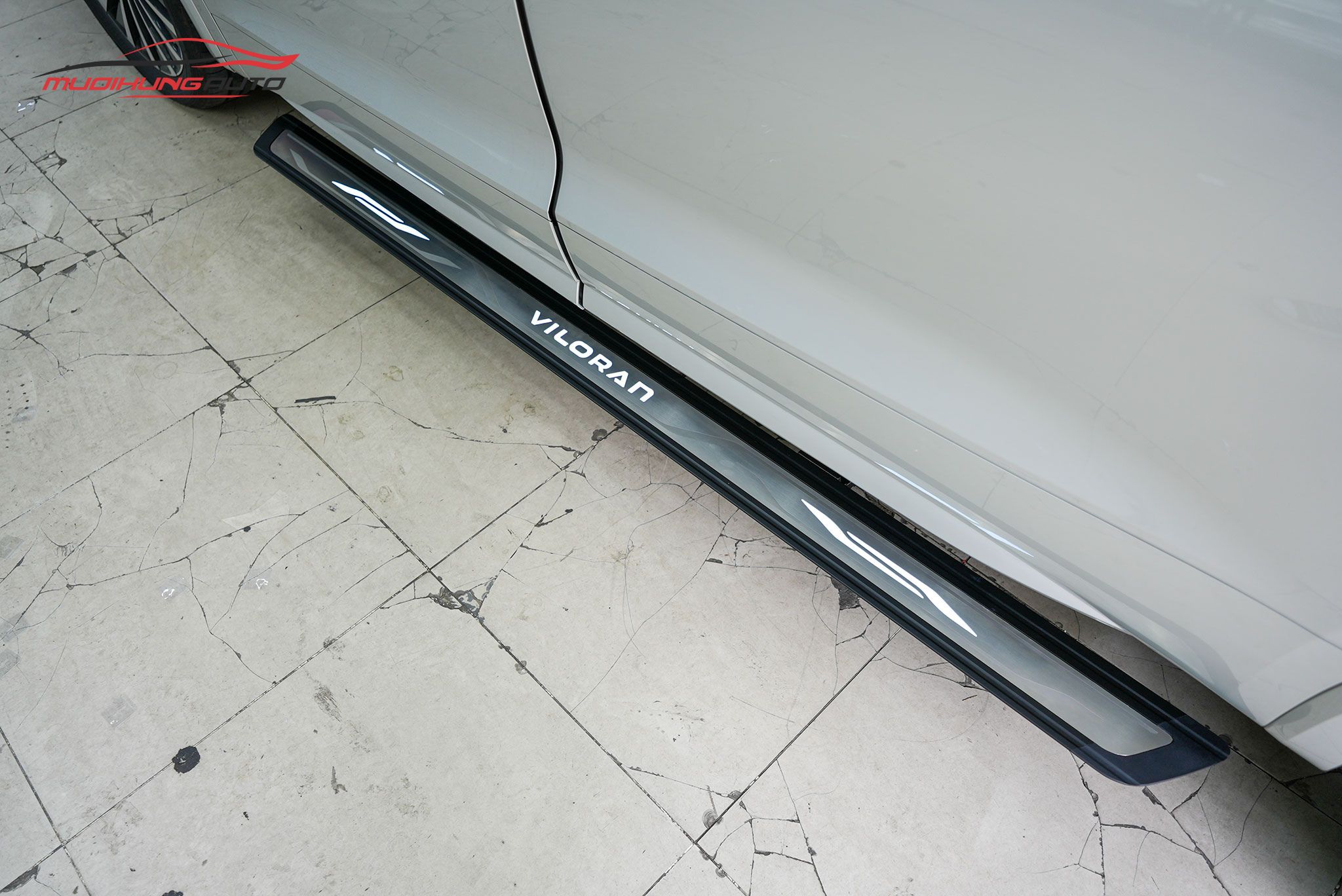 Bệ bước điện có đèn Volkswagen Viloran