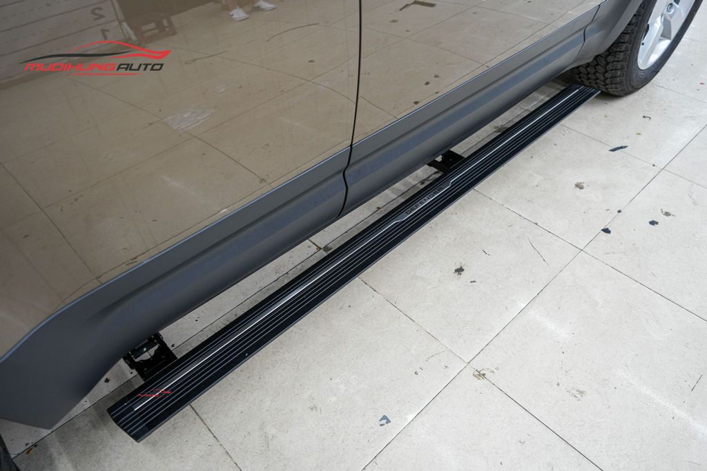 Bệ bước điện Land Rover Defender