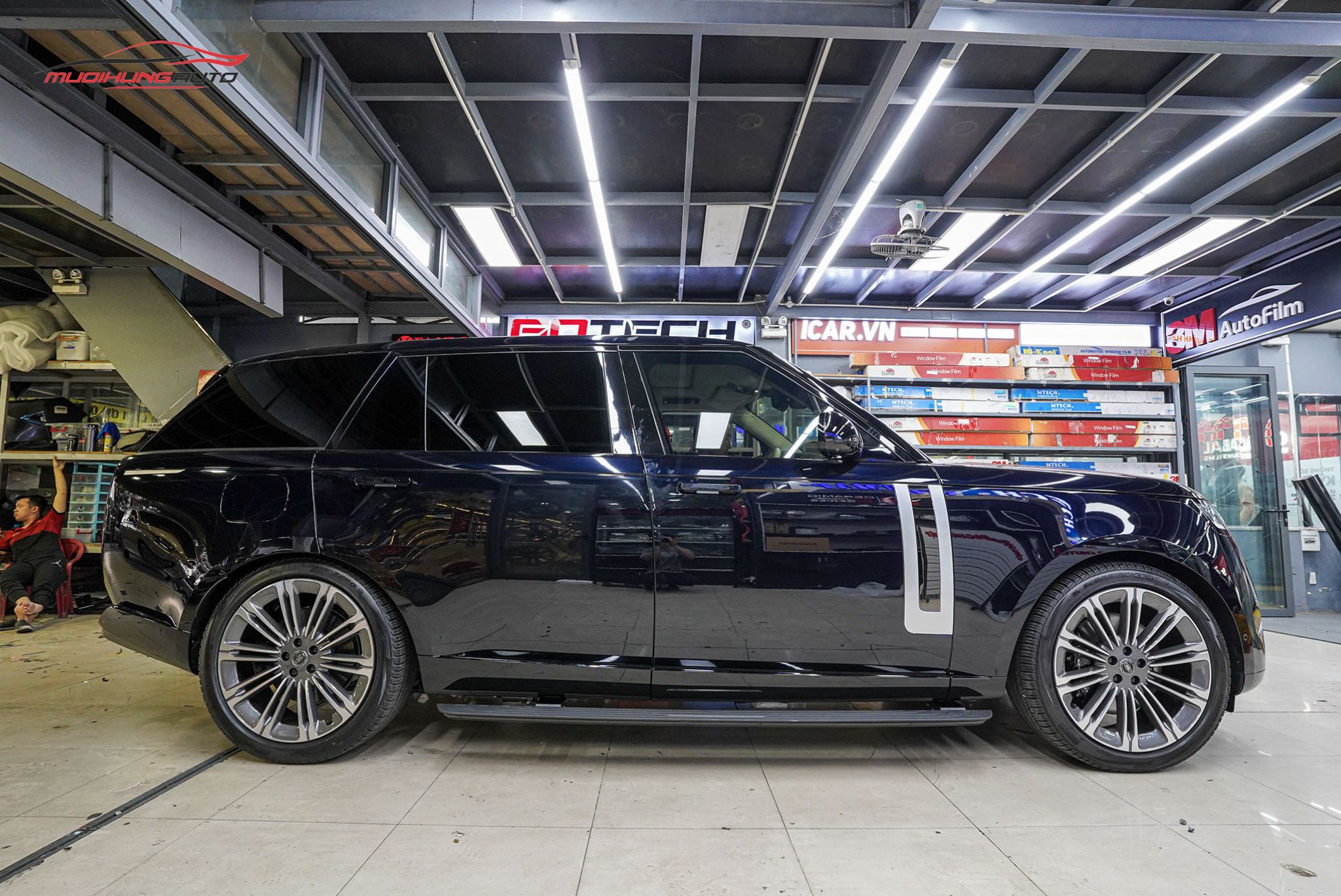 Bệ bước điện Land Rover Range Rover 2023