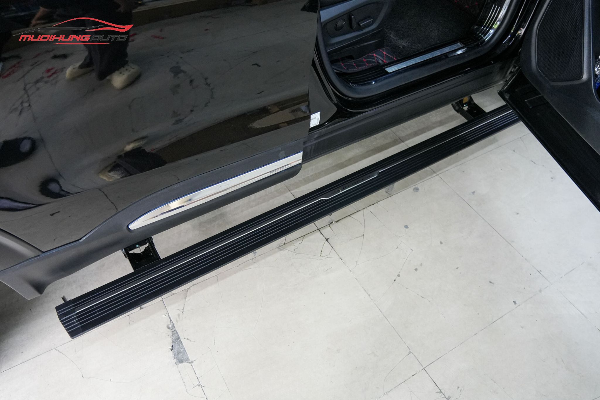 Bệ bước điện ô tô Ford Explorer 2022