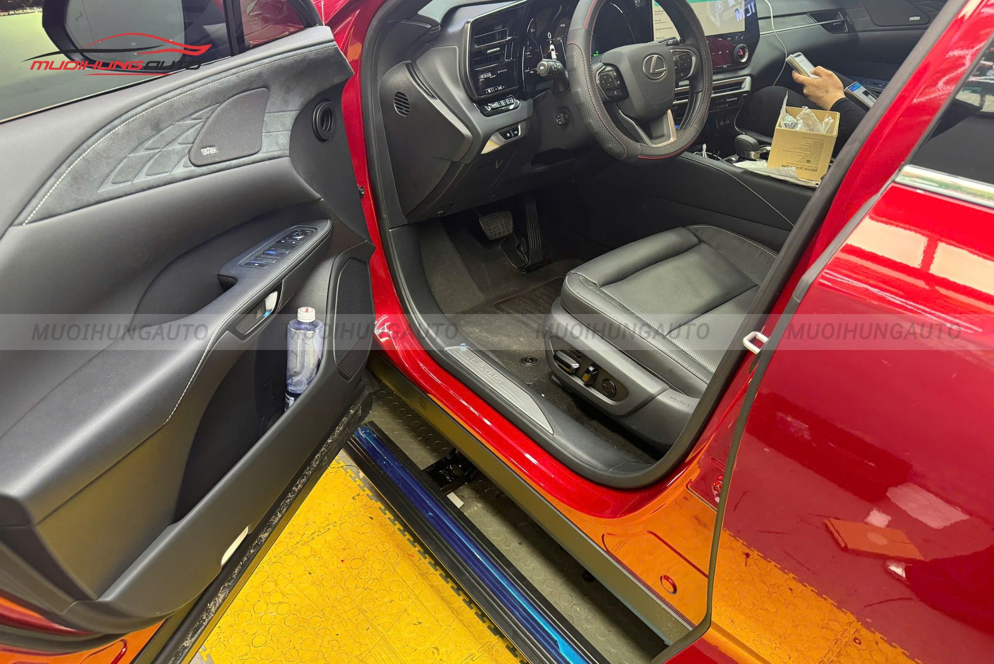Bệ bước điện ô tô Lexus RX350 2025