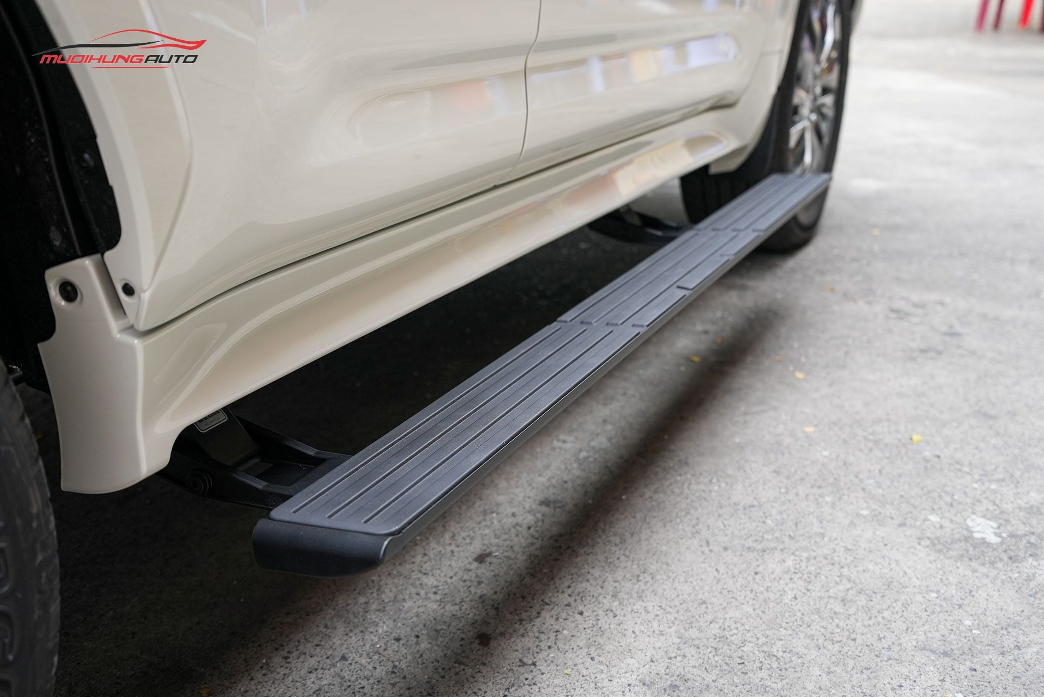 Bệ bước điện ô tô Toyota Land Cruiser Prado LC300 2023