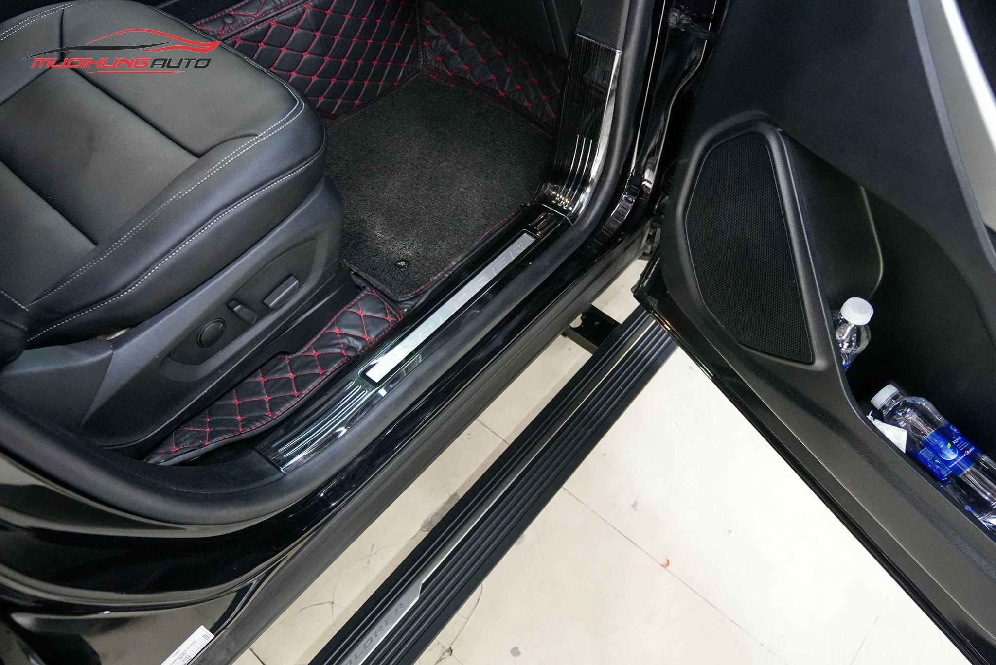 Bệ bước điện tự động Ford Explorer 2022