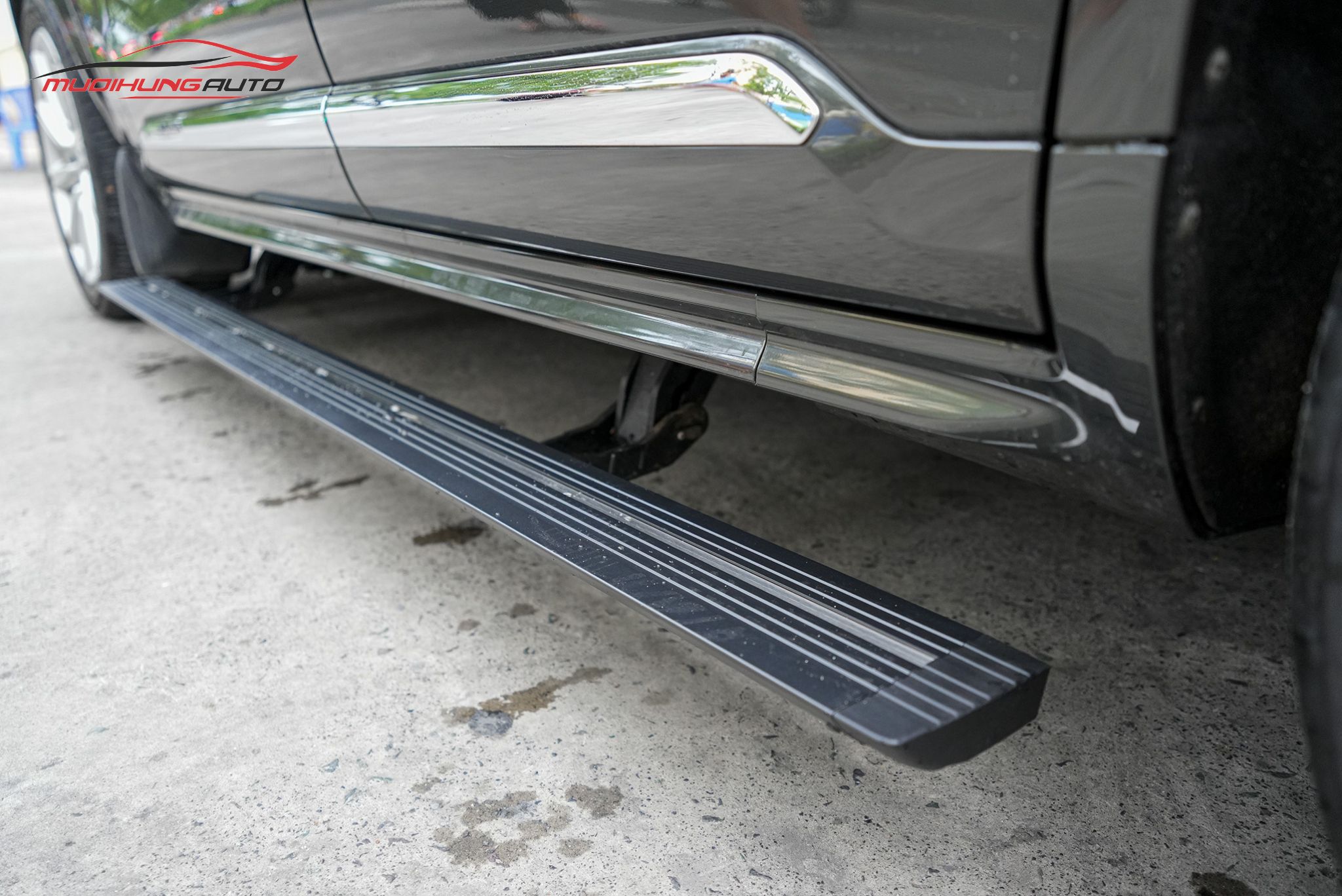 Bệ bước điện tự động Volvo XC90