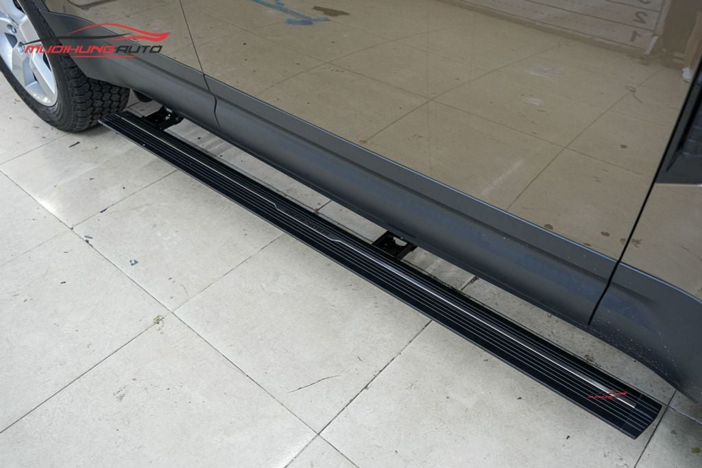 Bệ bước điện xe Defender