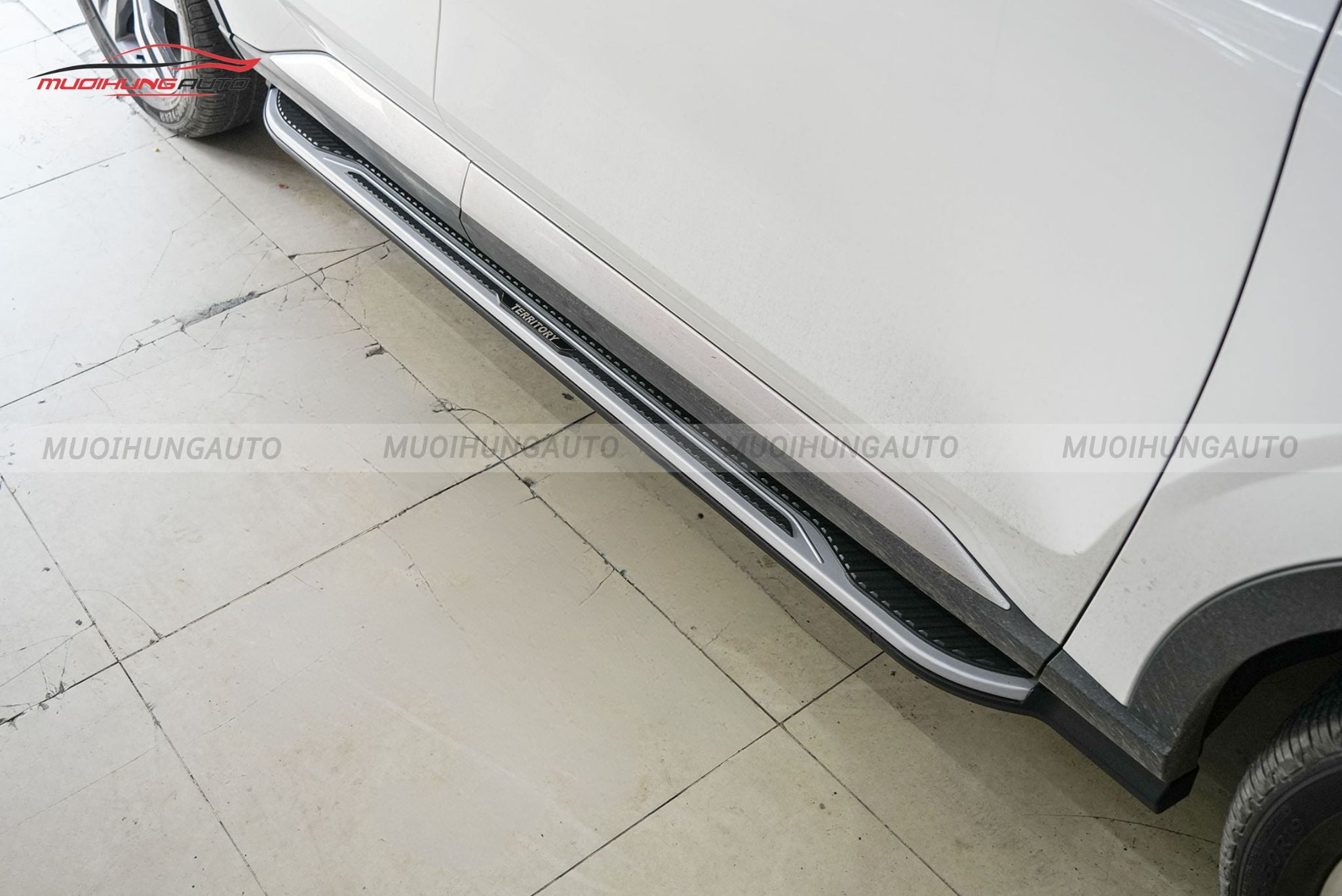 Bệ bước Ford Territory 2024