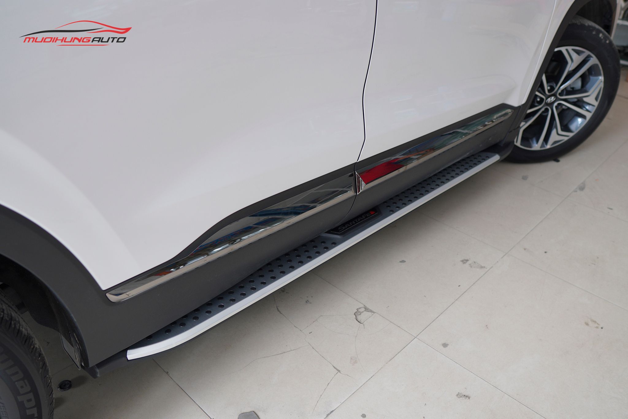 Bệ bước Hyundai Santafe 2019