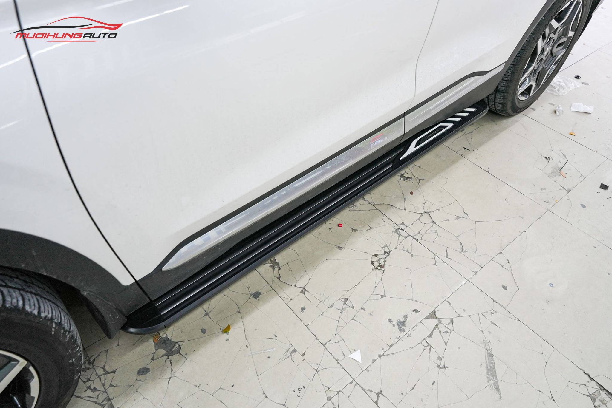 Top 10+ Mẫu Bệ Bước Hyundai SantaFe Bền Đẹp Nhất 2025