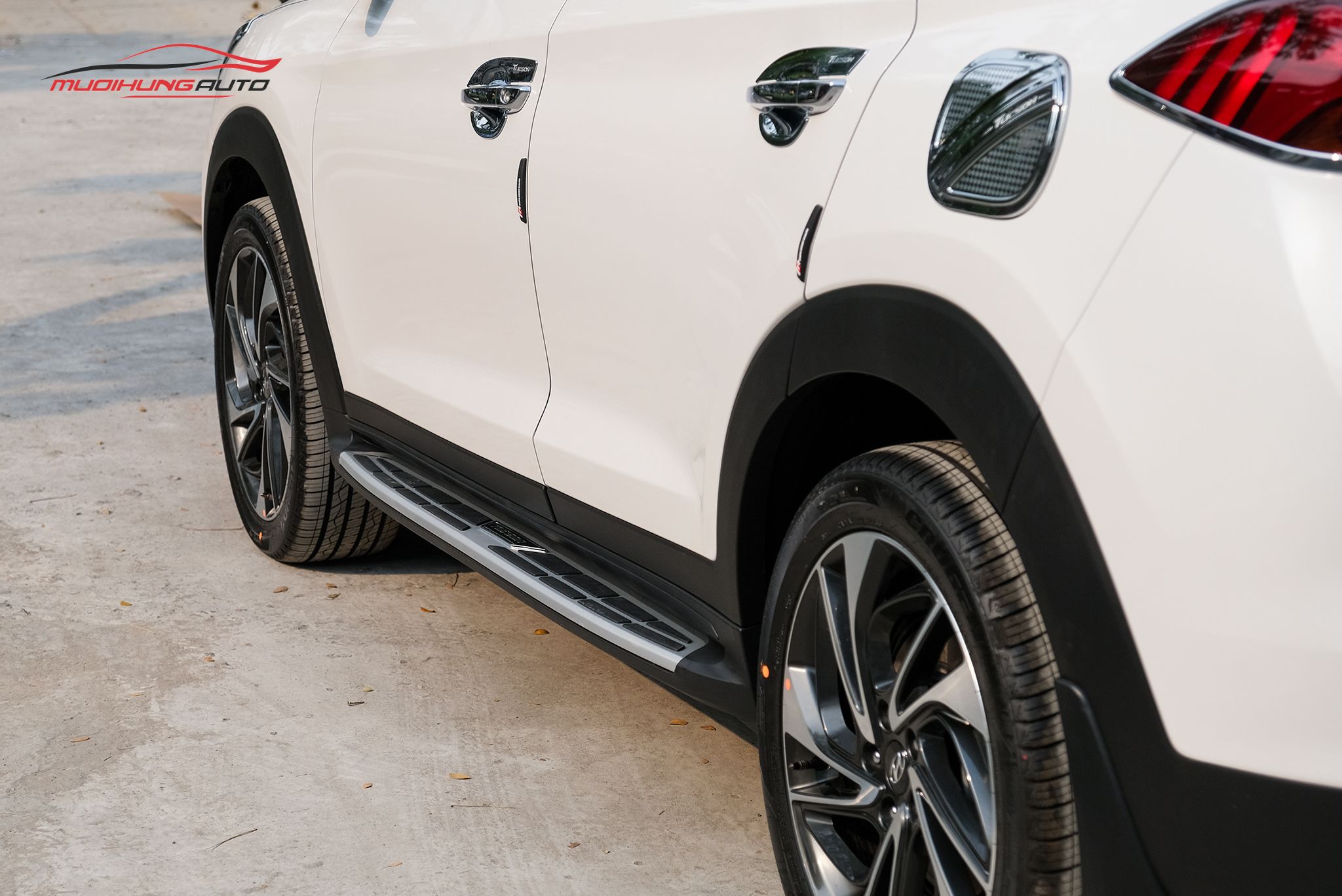 Bệ bước Hyundai Tucson 2018