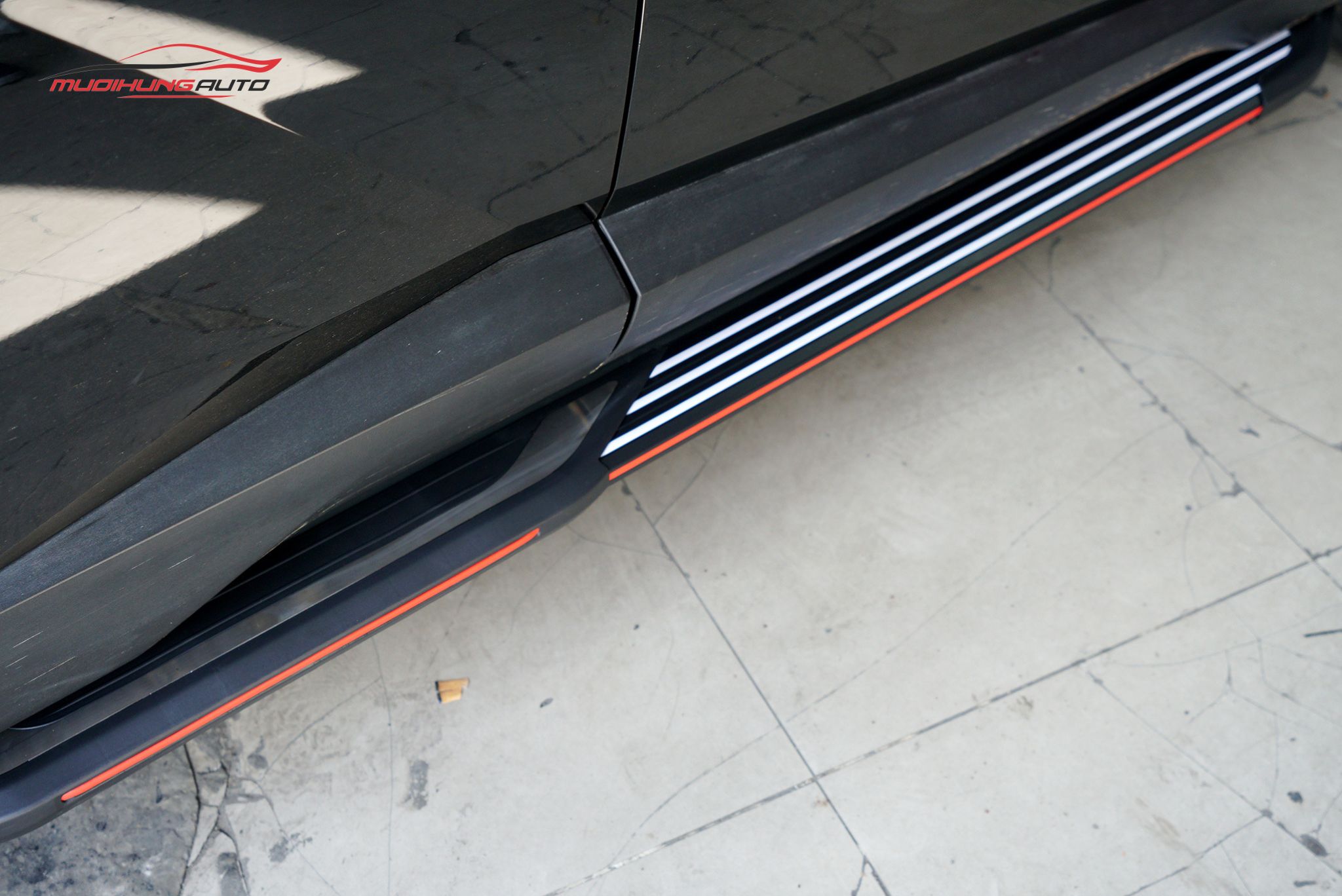 Bệ bước lên xuống Hyundai Tucson 2019