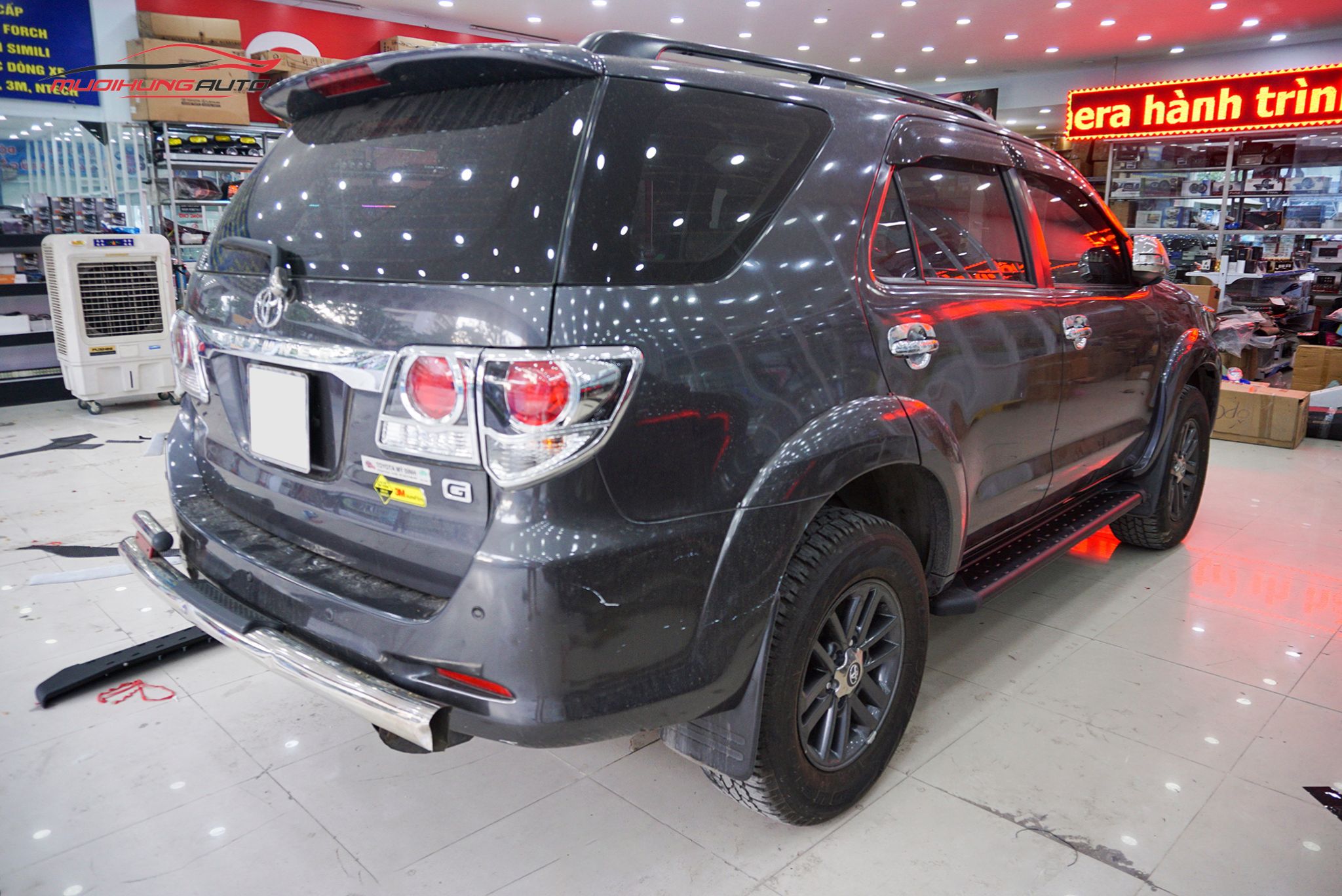 Bệ bước lên xuống Toyota Fortuner