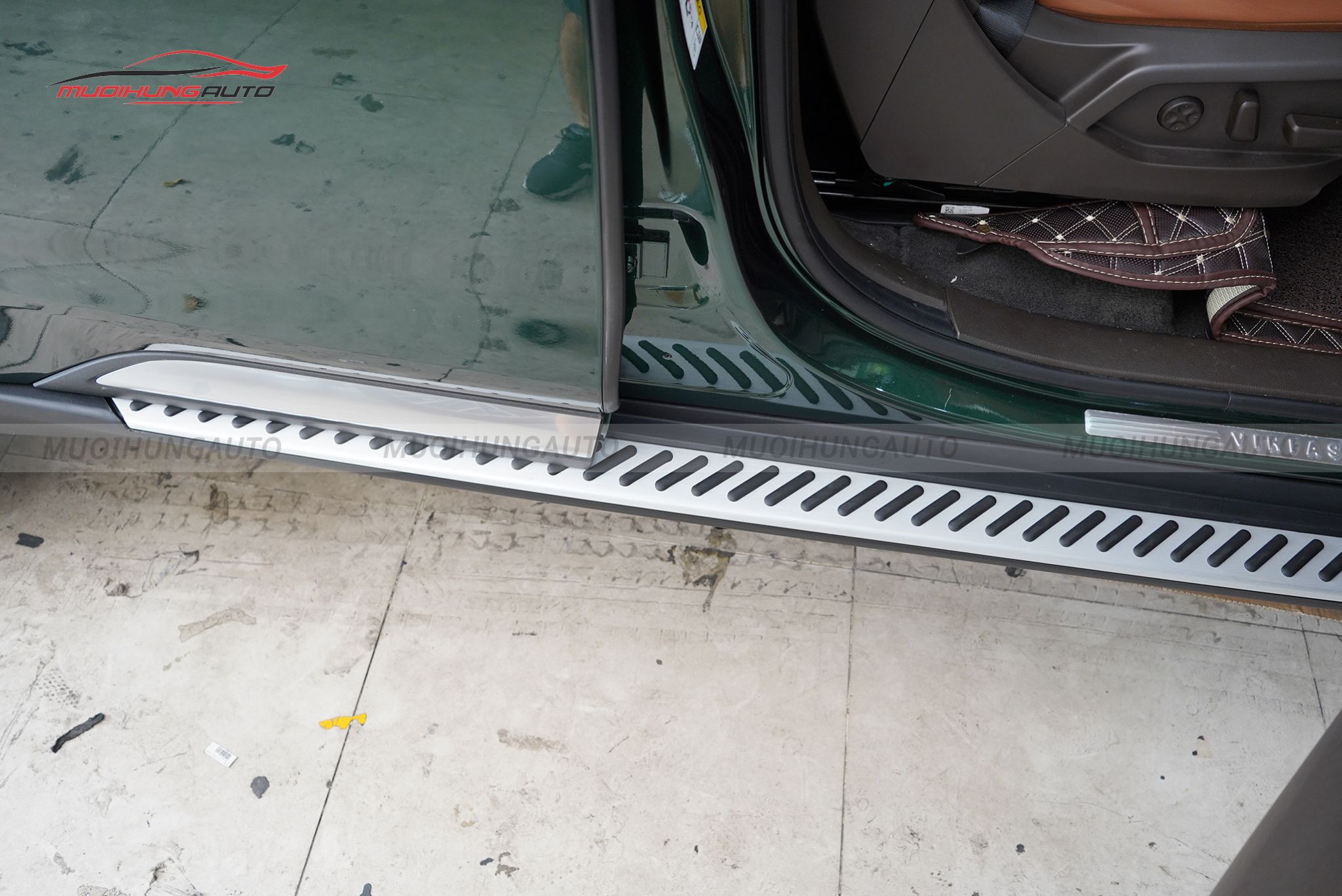 Bệ bước lên xuống Vinfast LUX SA 2.0 2019