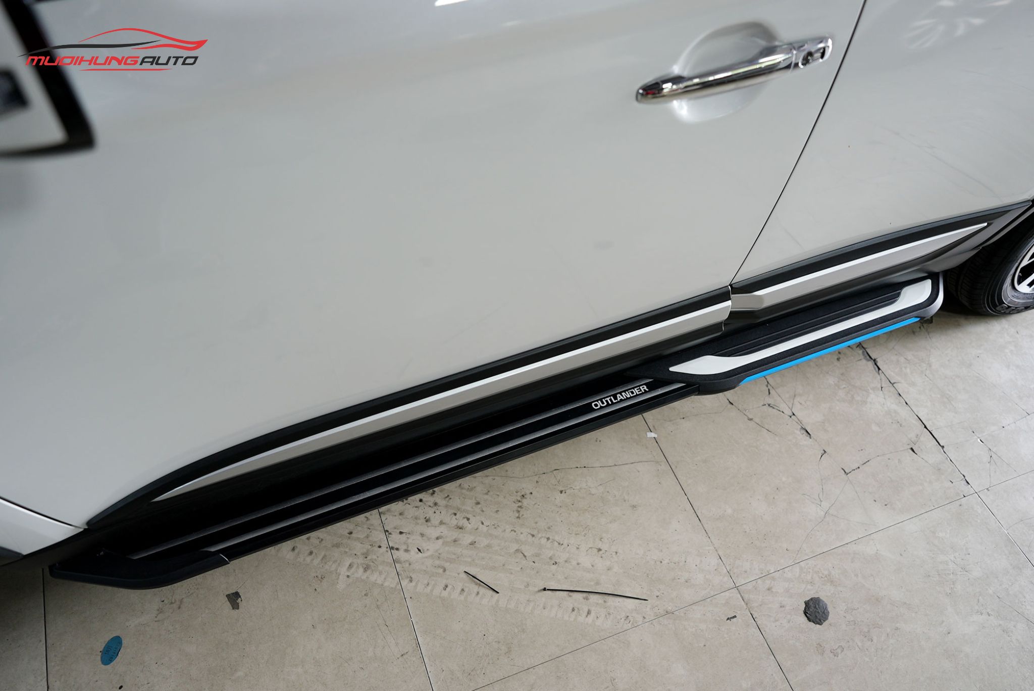 Top 10+ Mẫu Bệ Bước Mitsubishi Outlander Bền Đẹp Nhất 2025
