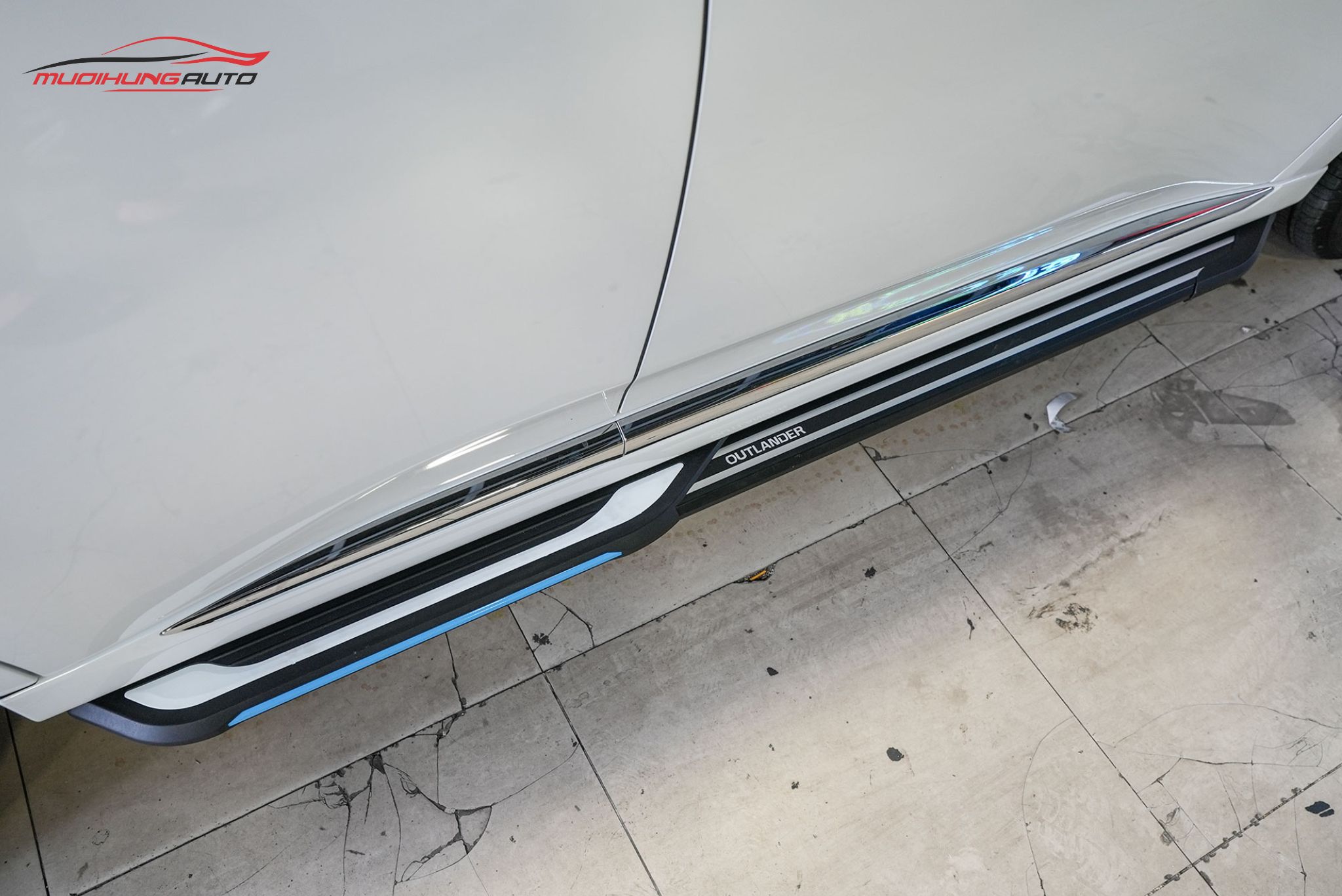 Top 10+ Mẫu Bệ Bước Mitsubishi Outlander Bền Đẹp Nhất 2025