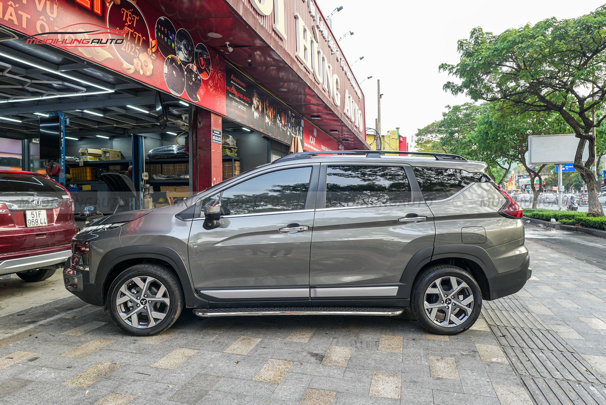 Bệ bước Mitsubishi Xpander Cross 2024