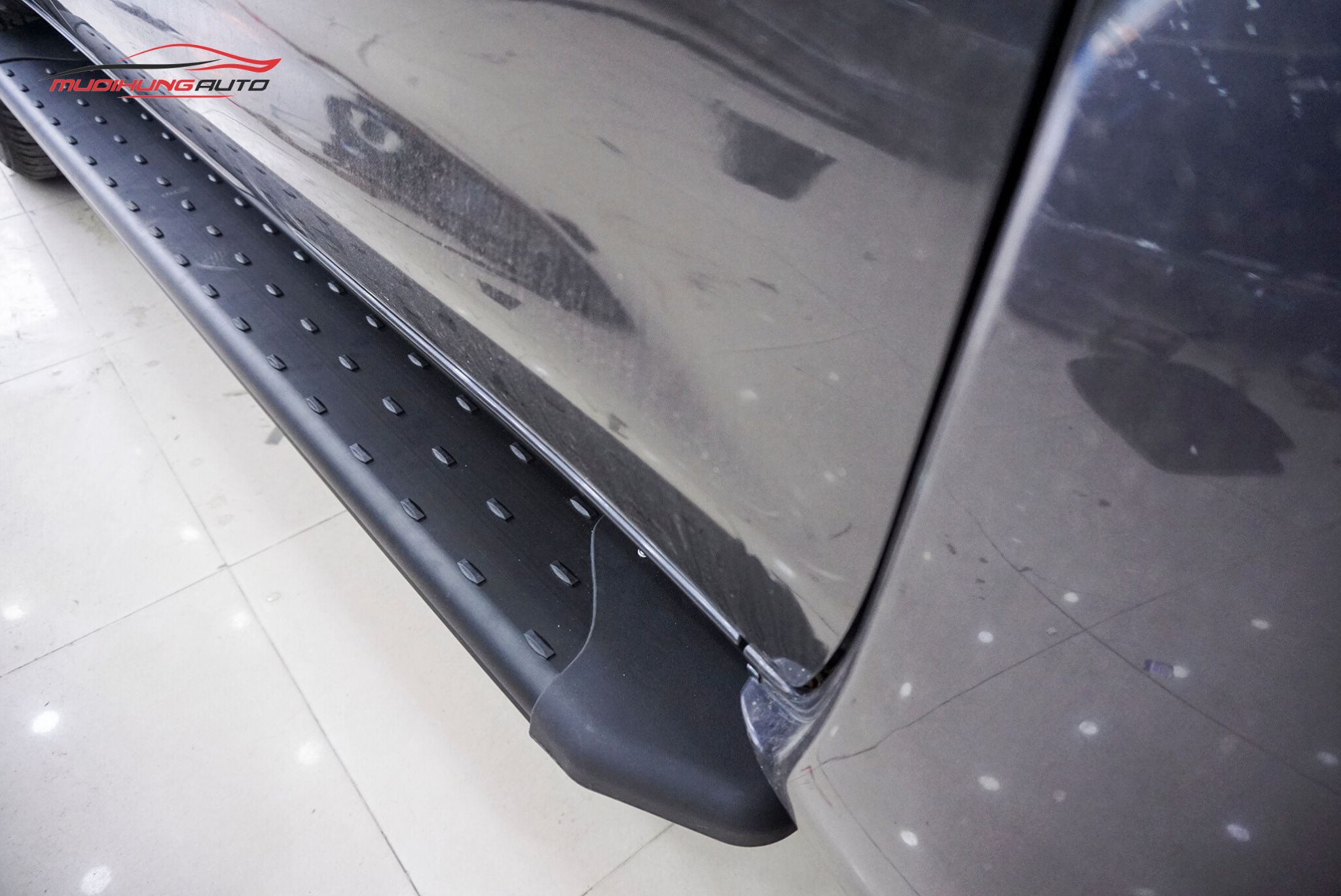 Bệ bước ô tô Toyota Fortuner