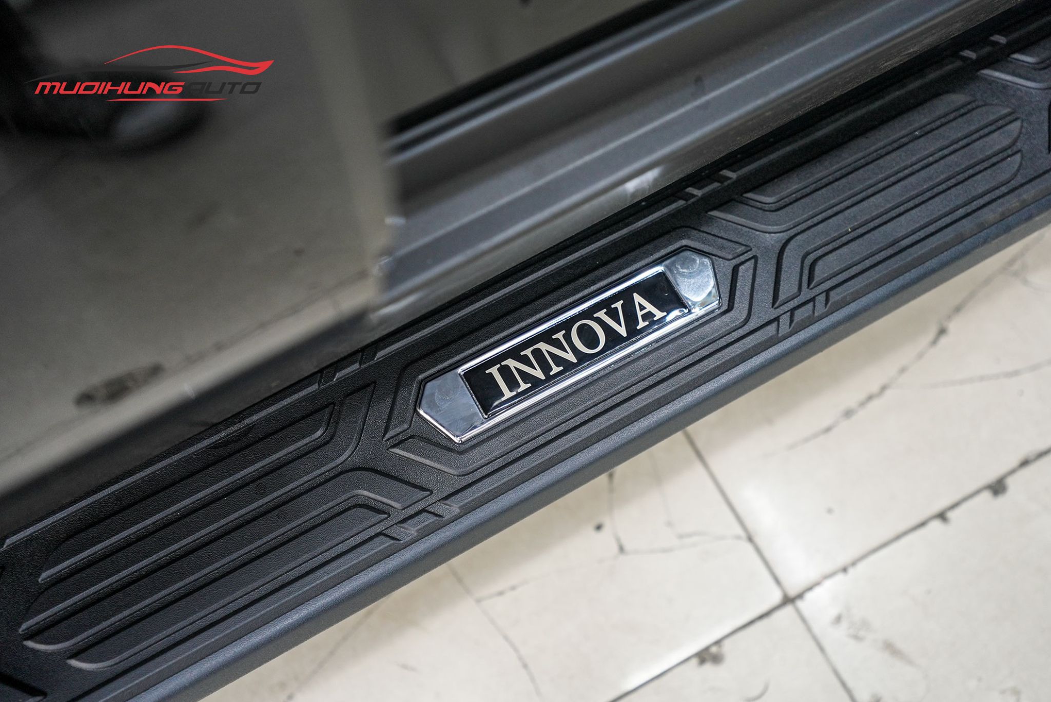 Top 10+ Mẫu Bệ Bước Toyota Innova Bền Đẹp Nhất 2025