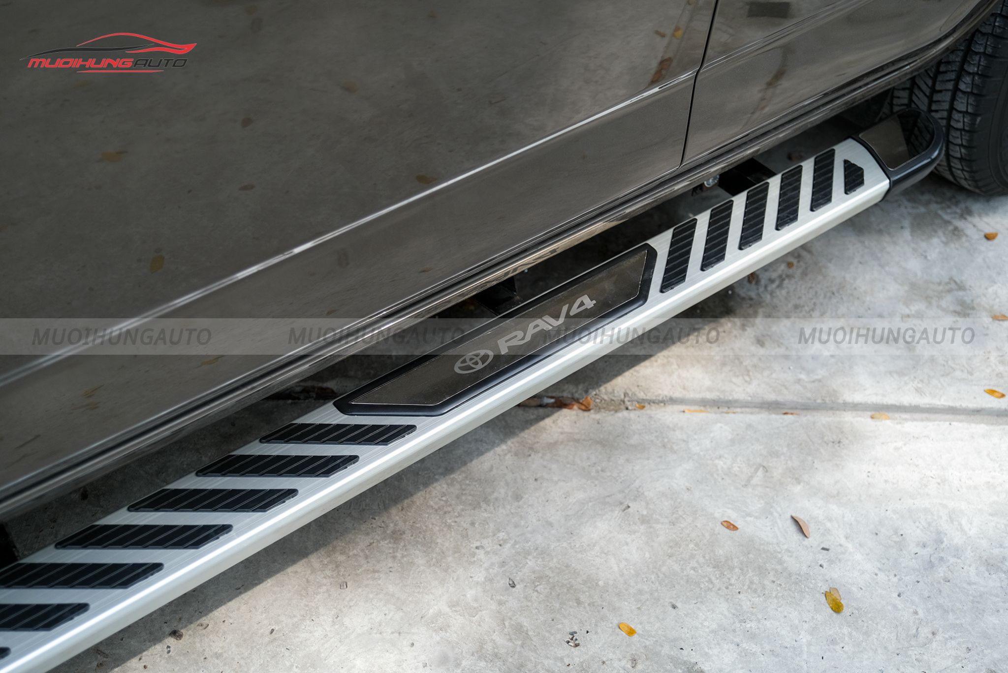 Bệ bước Toyota RAV 2015+