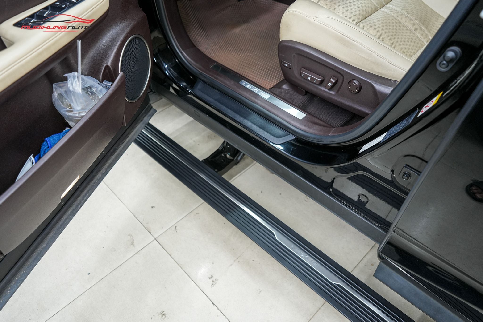 Bệ bước tự động cho xe Lexus RX300 2019