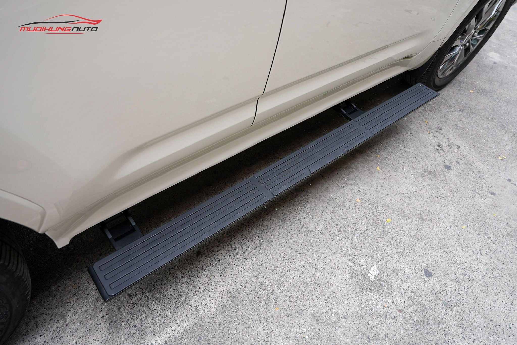 Bệ bước tự động cho xe Toyota Land Cruiser Prado LC300 2023