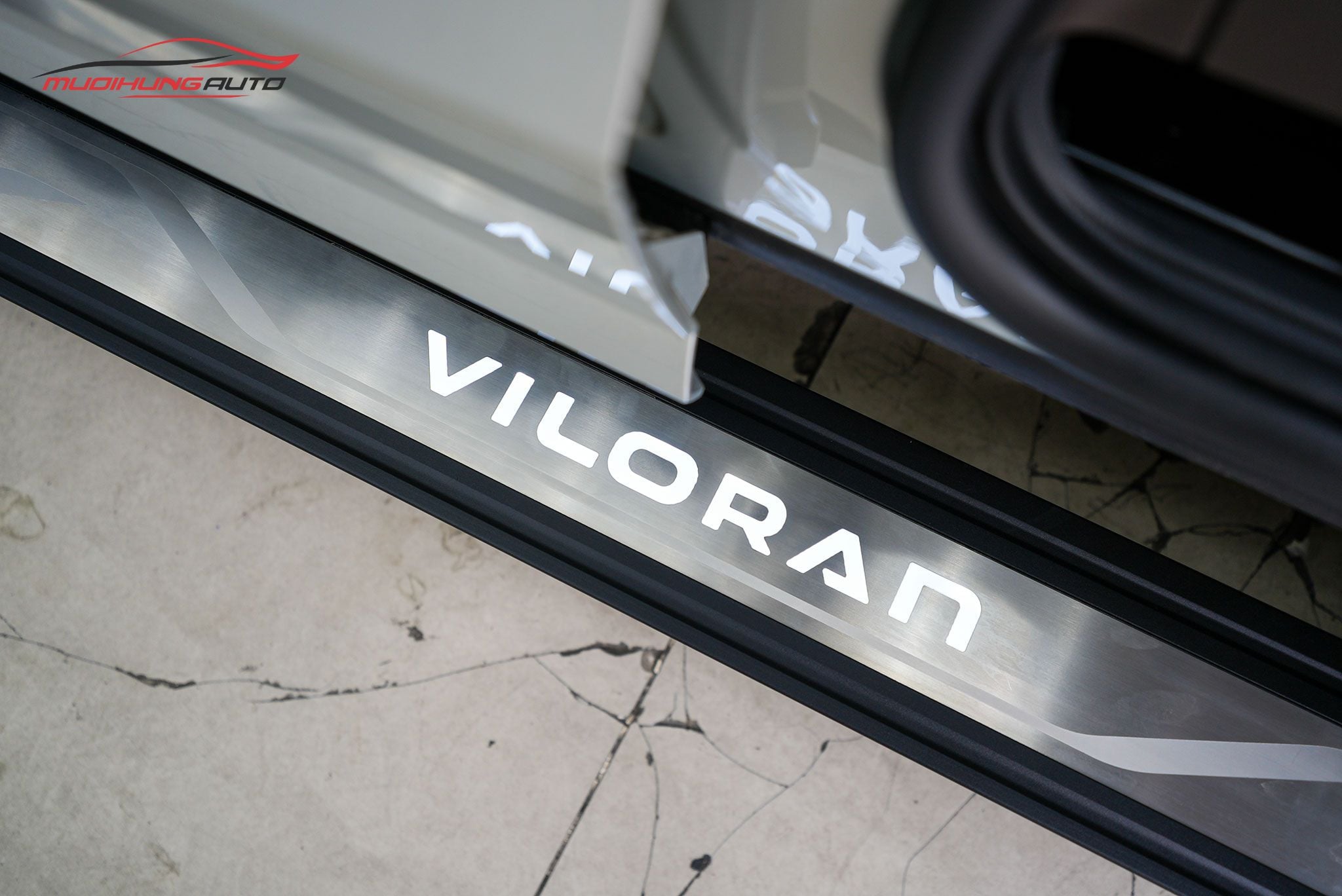 Bệ bước tự động Volkswagen Viloran