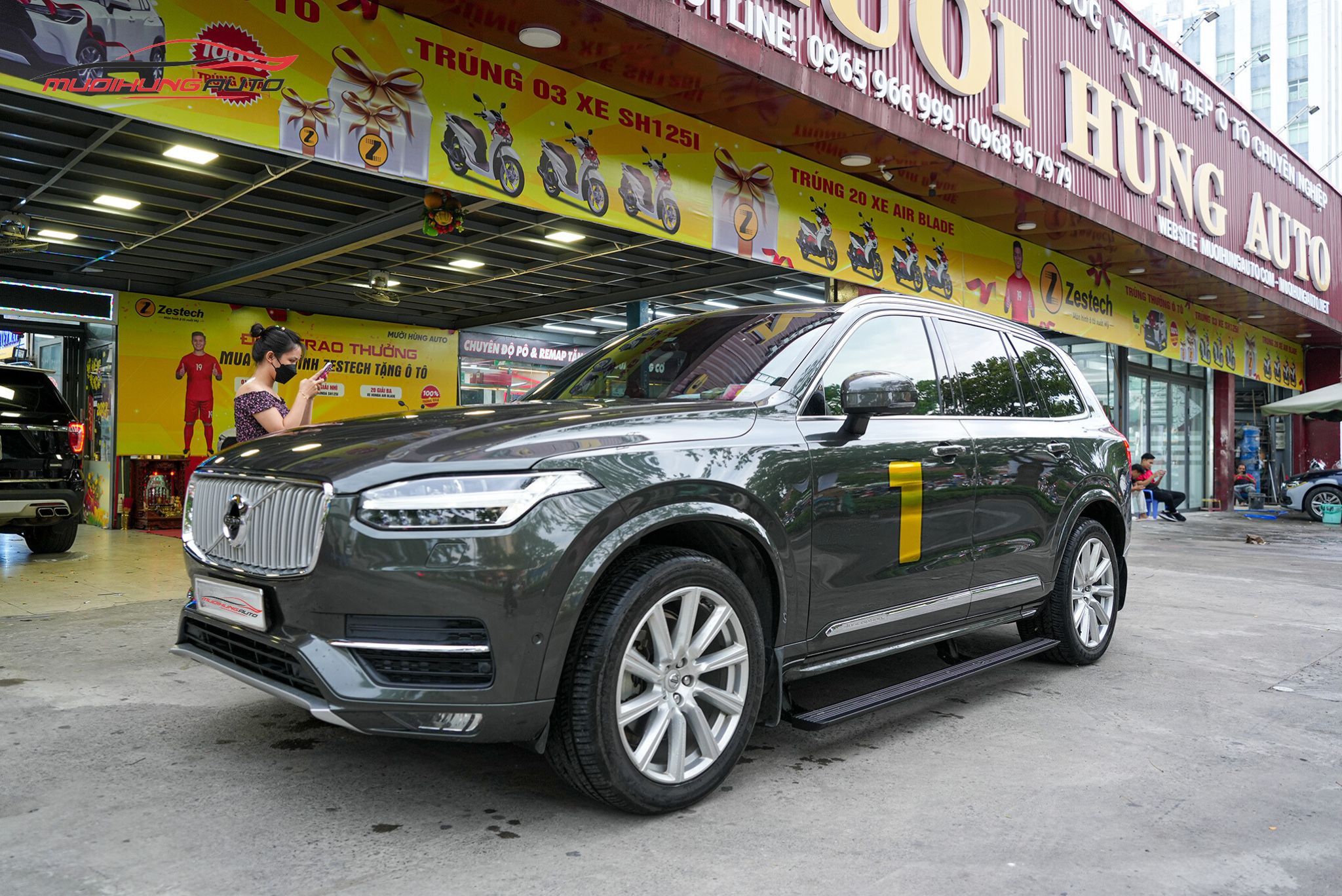 Bệ bước tự động Volvo XC90