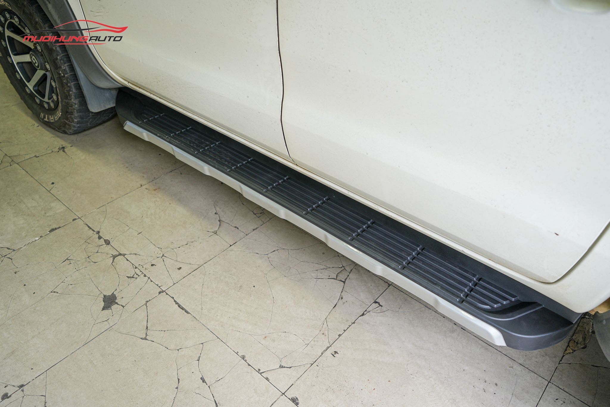 Bệ bước xe Ford Ranger