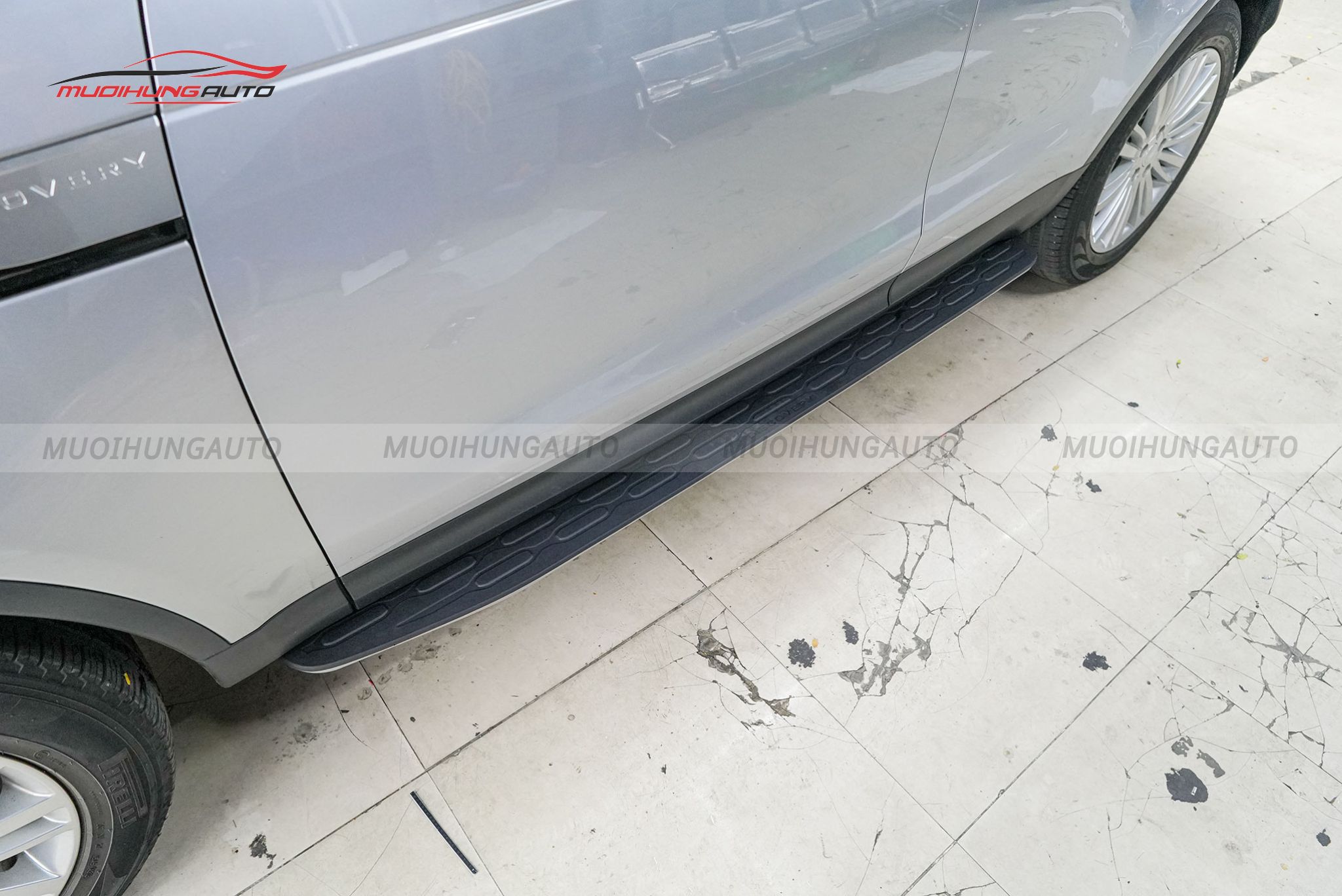 Bệ bước xe Land Rover Discovery 2019