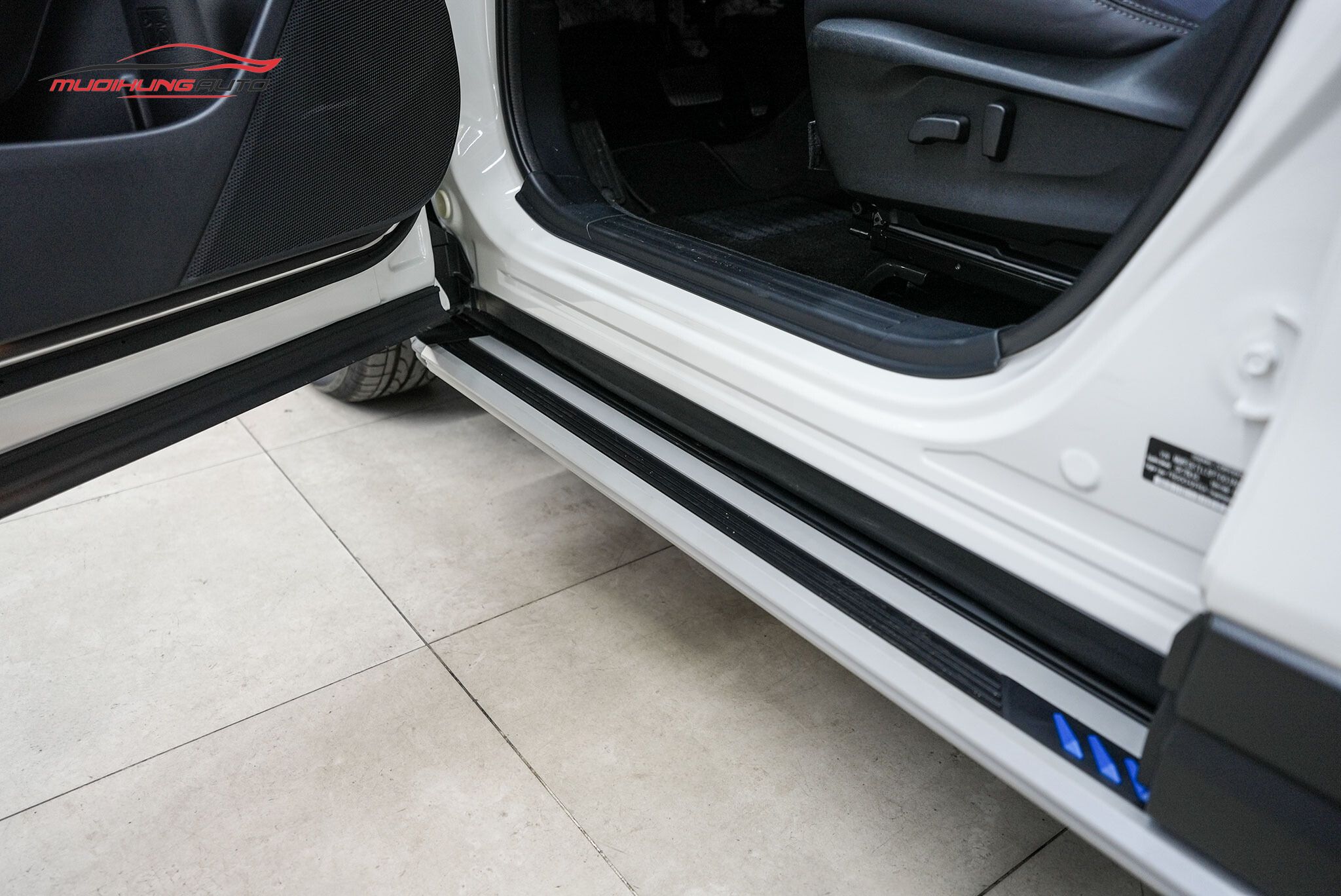 Bệ bước xe Subaru Forester 2023