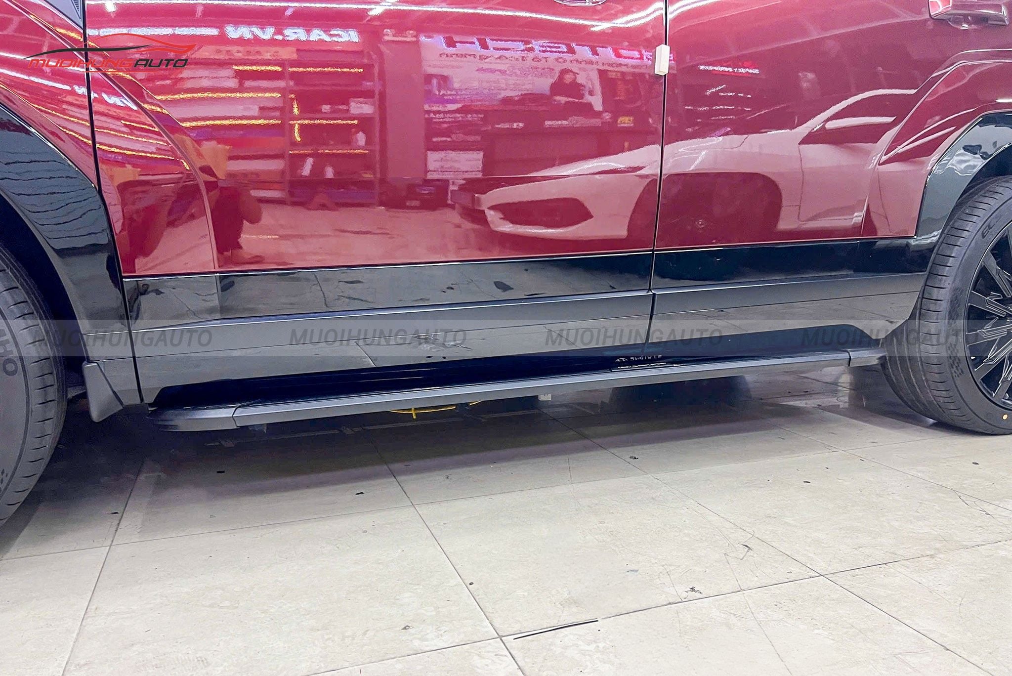 Bệ lên xuống Hyundai Santafe 2025