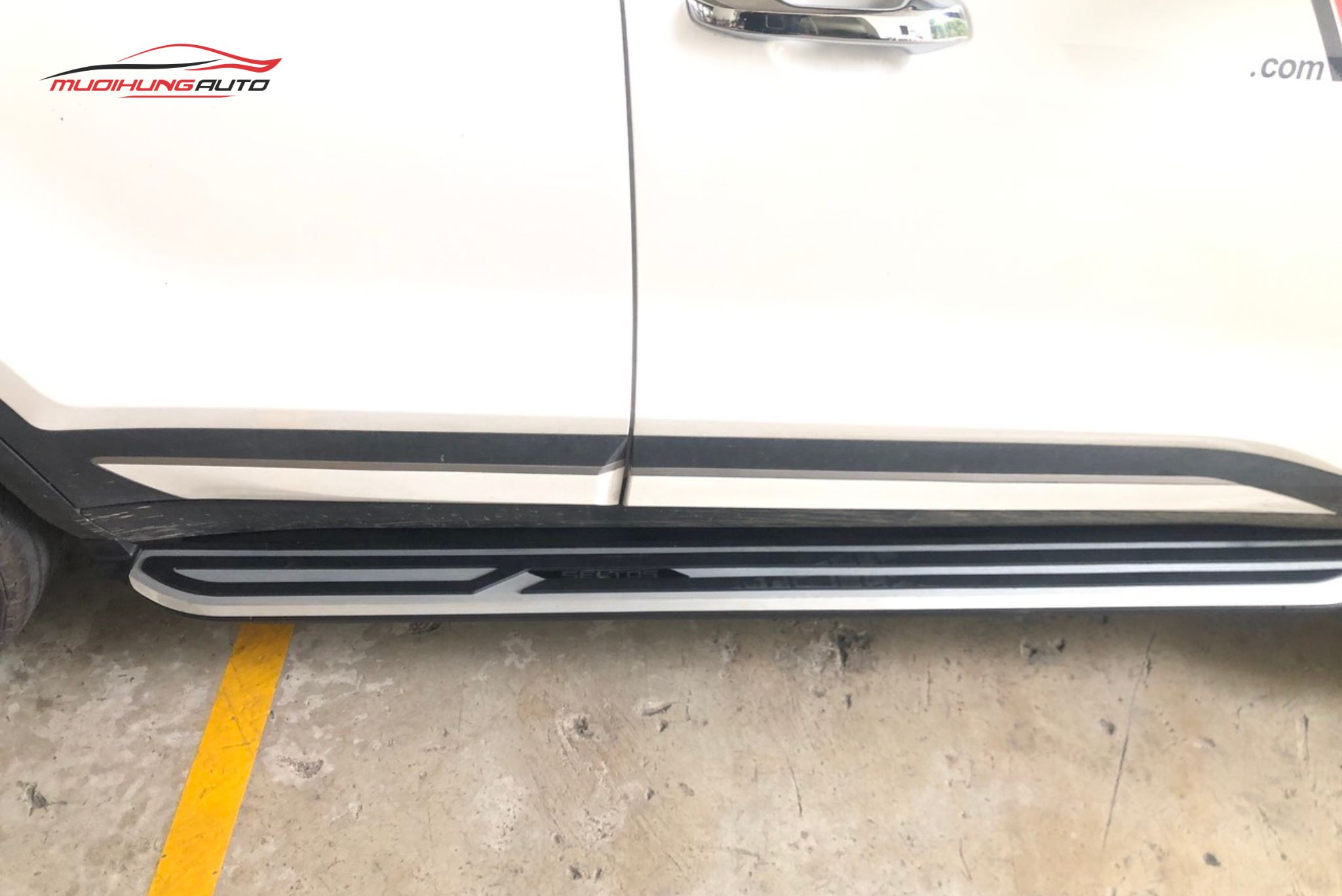 Bệ lên xuống Kia Seltos