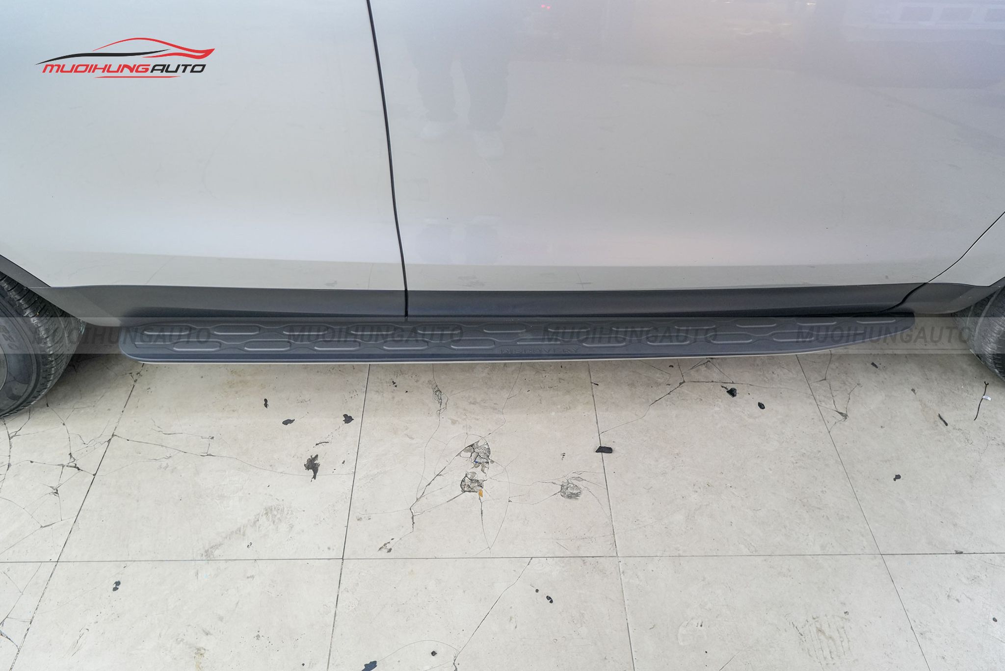 Bệ lên xuống Land Rover Discovery 2019