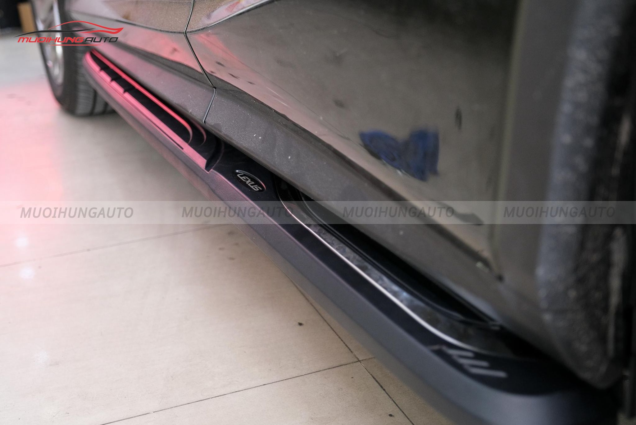 Bệ lên xuống Lexus RX300 2021