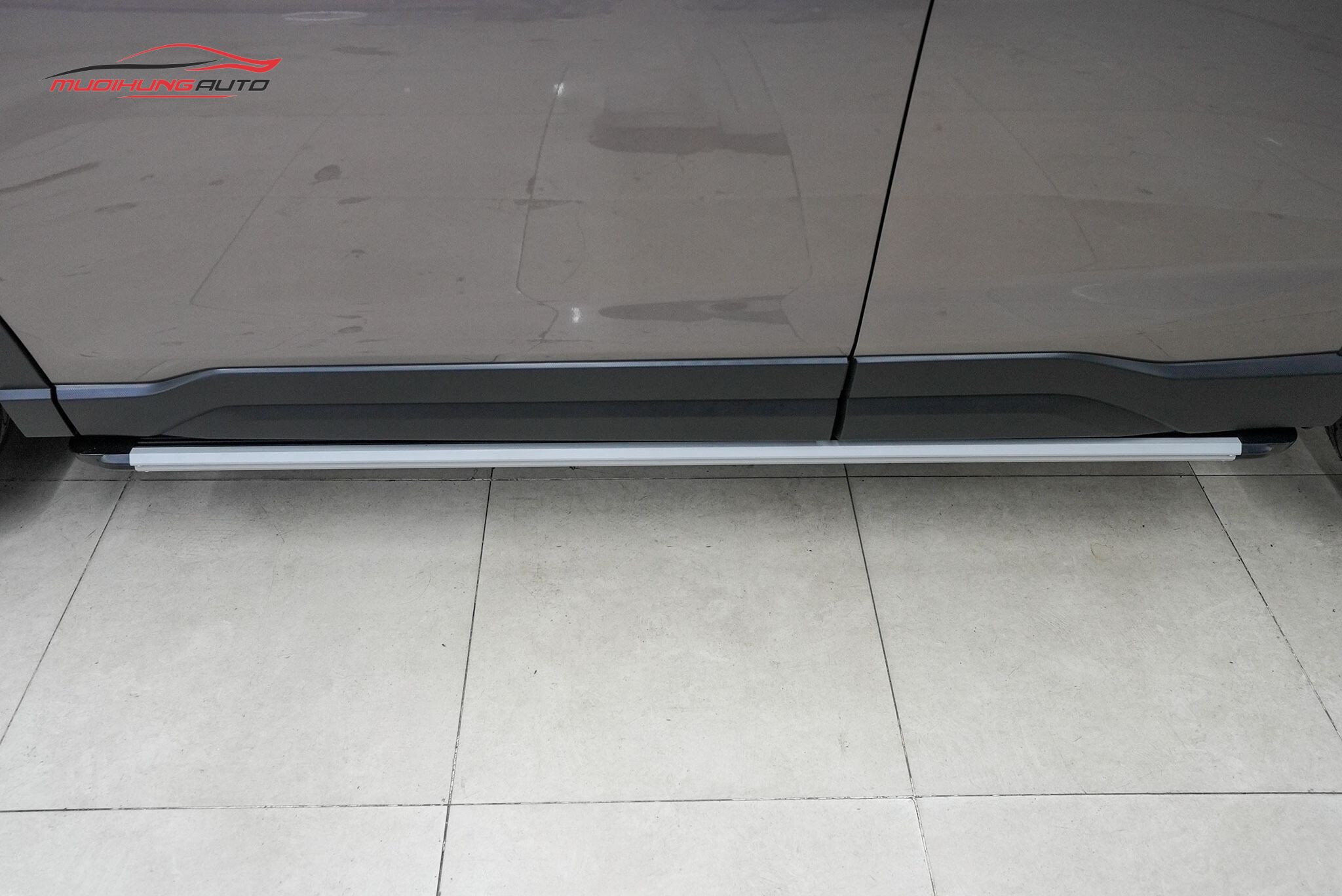 Bệ lên xuống Subaru Forester 2022