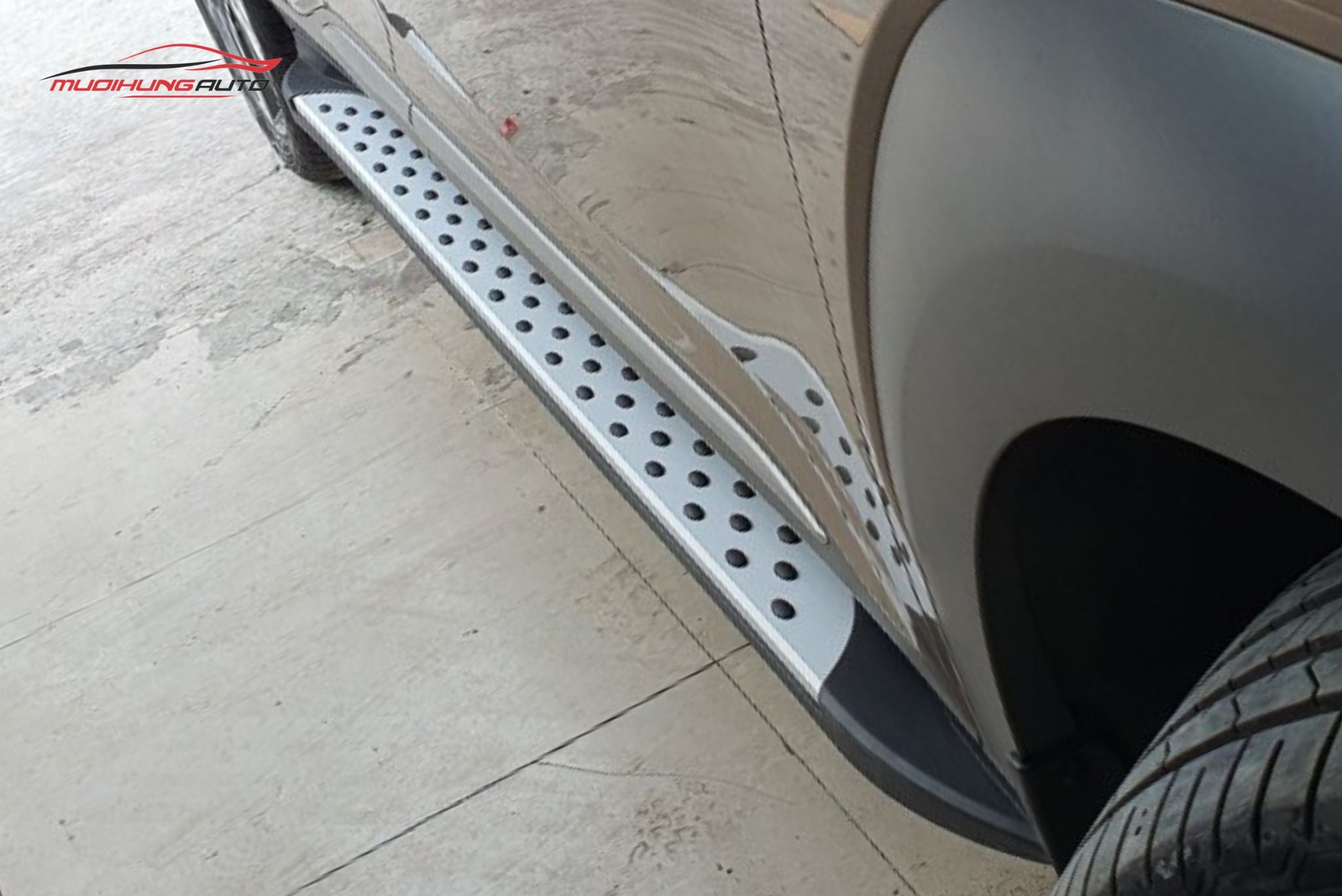 Bệ lên xuống xe Hyundai Kona