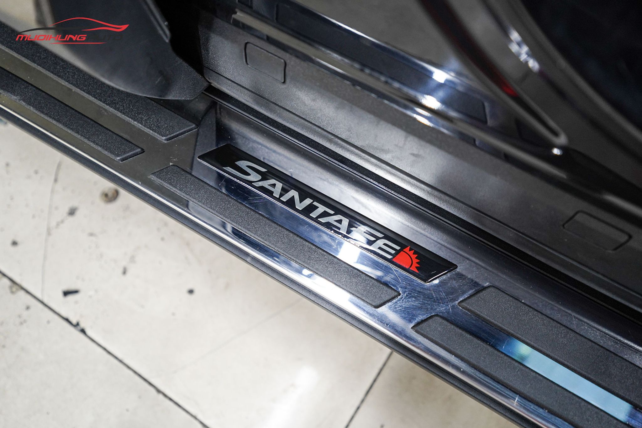 Top 10+ Mẫu Bệ Bước Hyundai SantaFe Bền Đẹp Nhất 2025