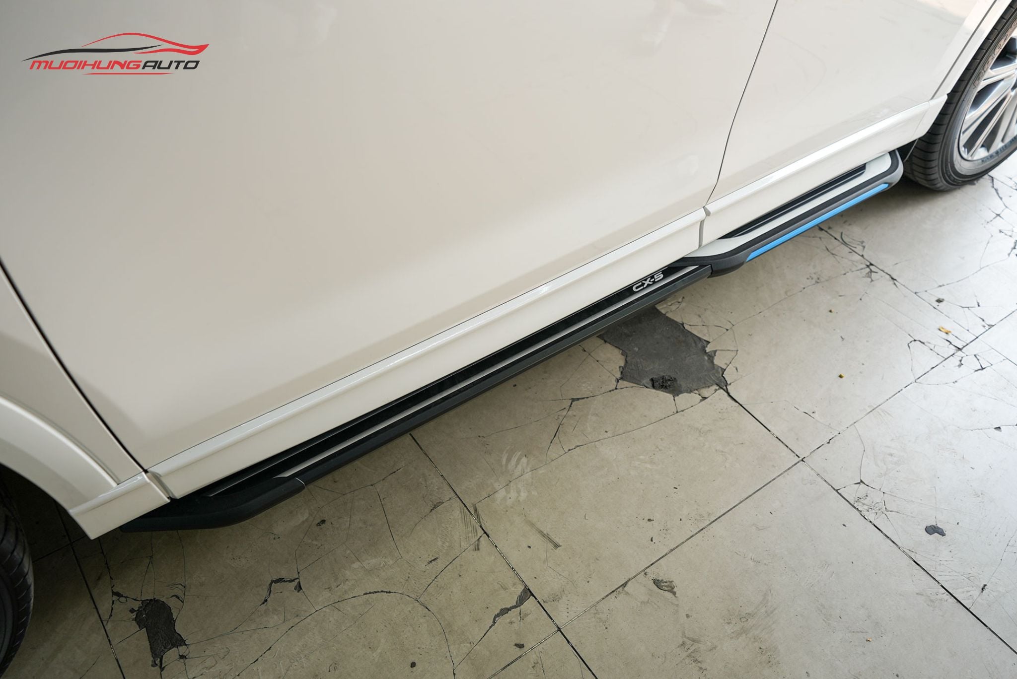 bệ lên xuống xe Mazda CX5 2018-2024 - Mẫu Sway 058