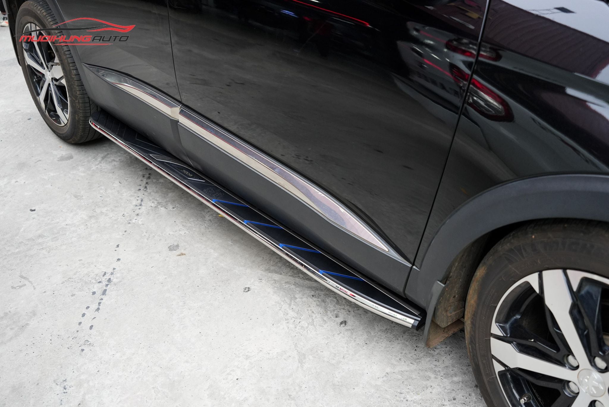 Bệ lên xuống xe Peugeot