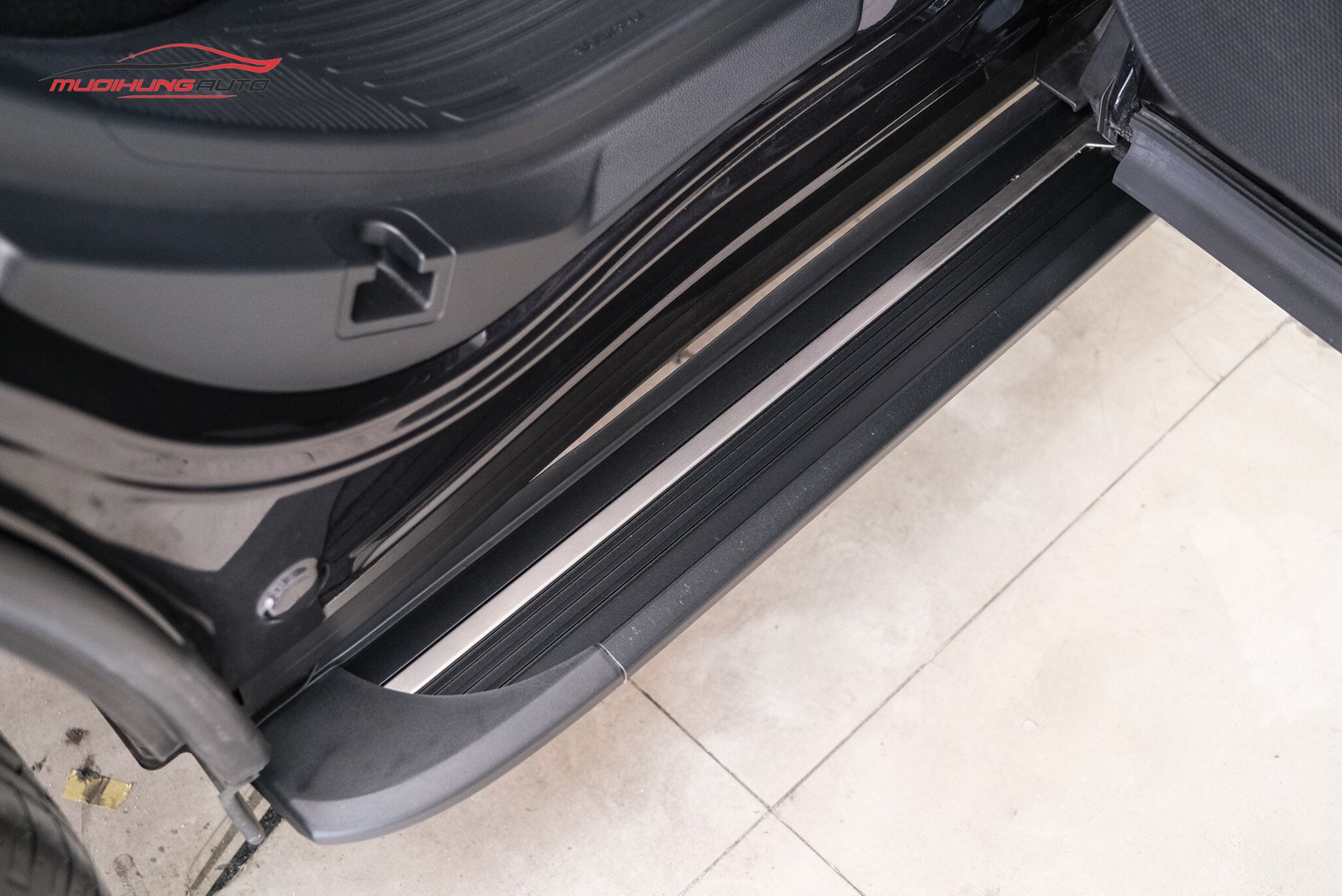 Bệ lên xuống xe Subaru Forester 2021