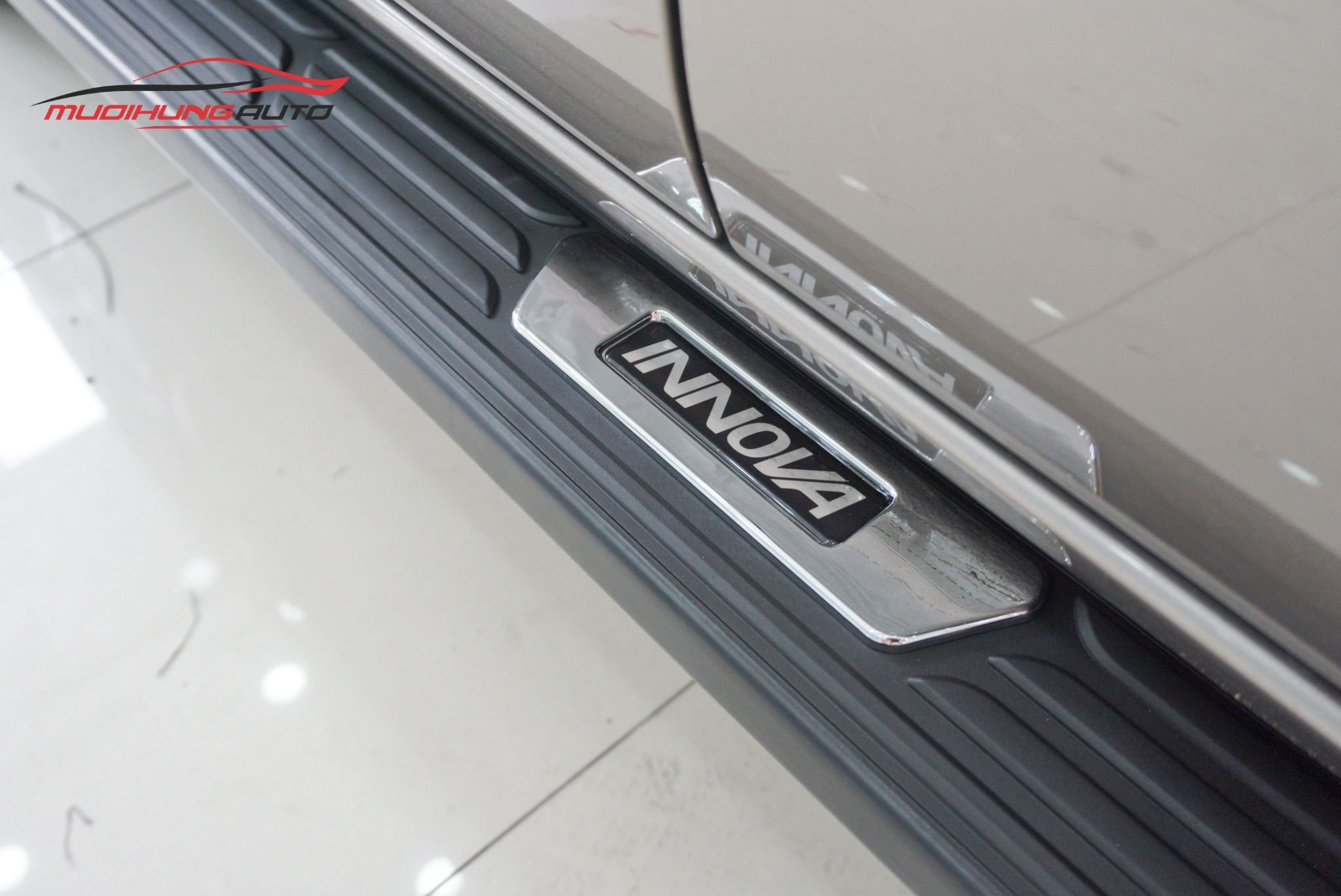Top 10+ Mẫu Bệ Bước Toyota Innova Bền Đẹp Nhất 2025