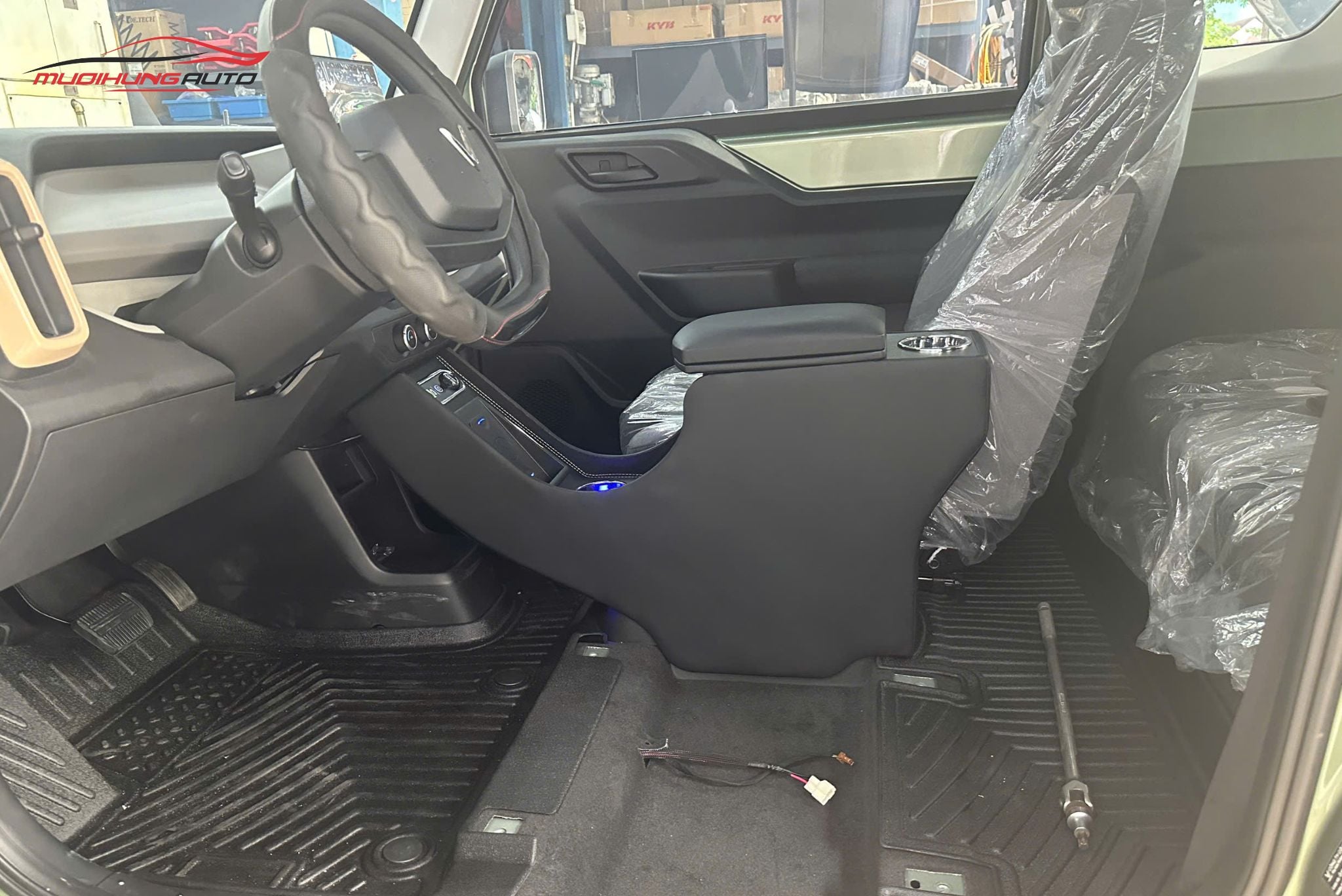 Bệ tỳ tay Vinfast VF3