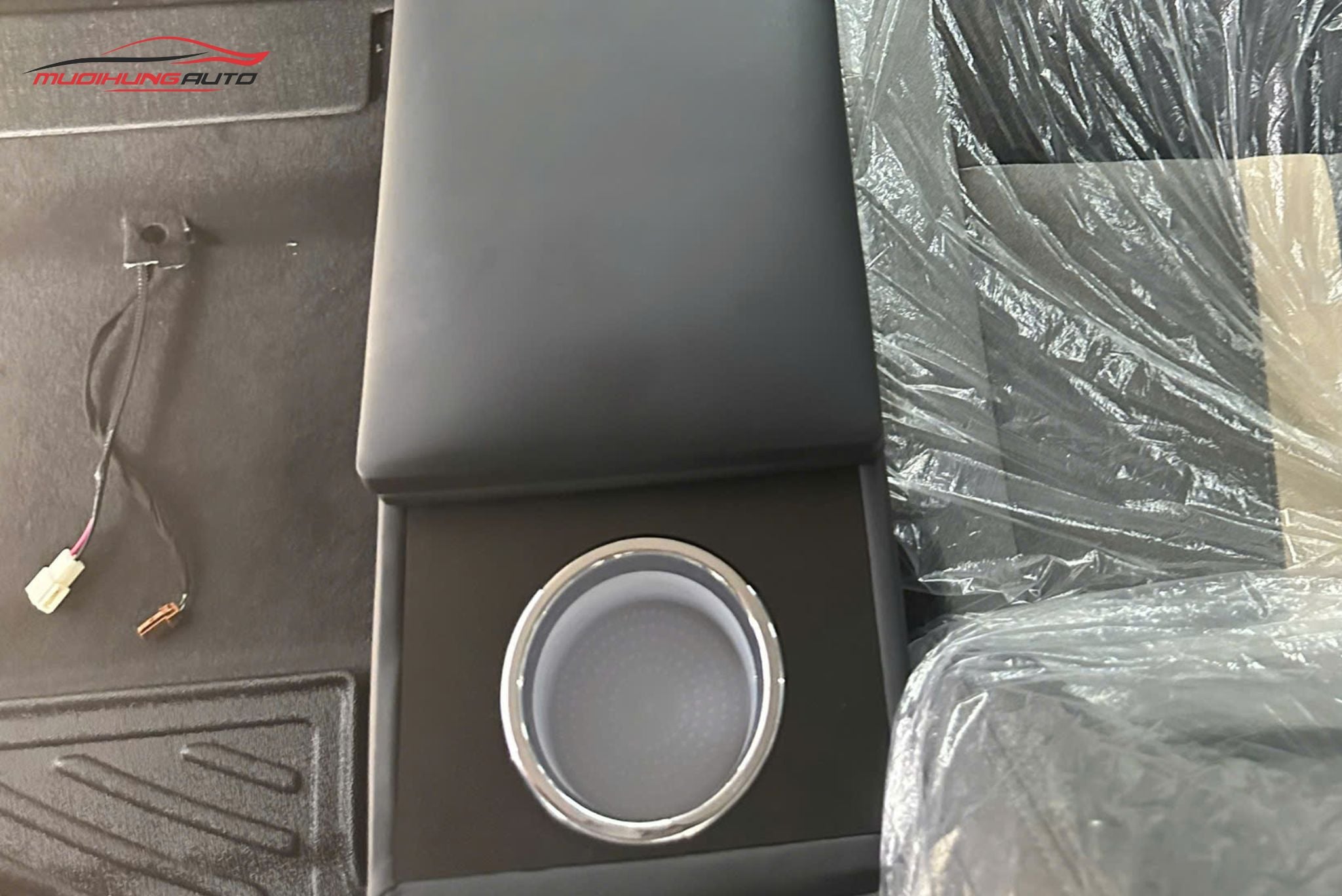 bệ tỳ tay xe Vinfast VF3