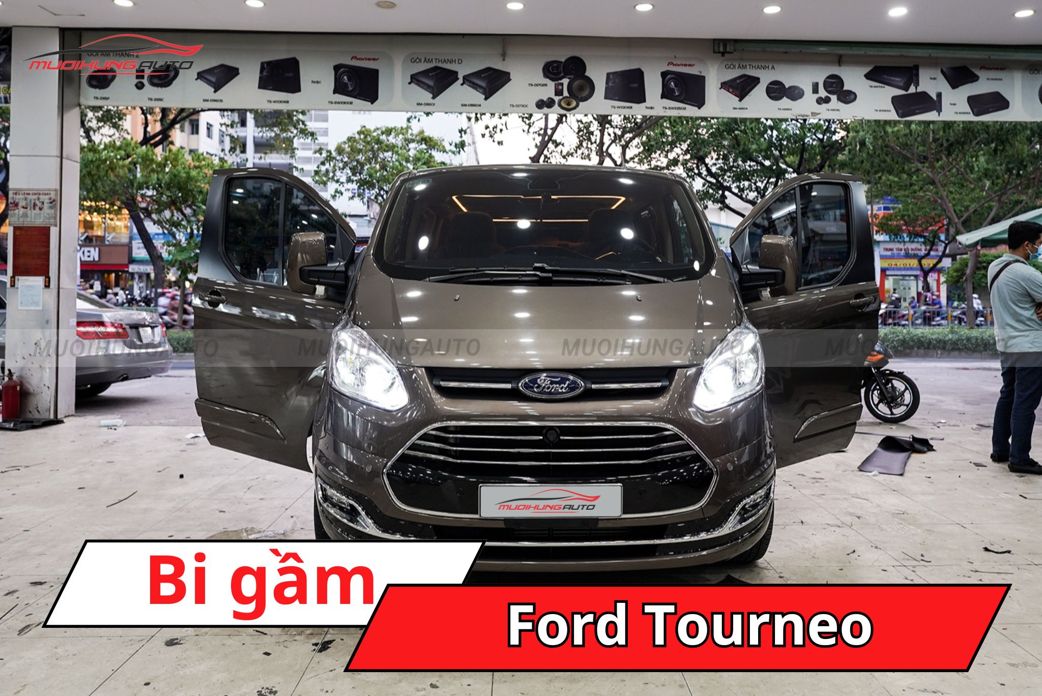 Bi gầm Ford Tourneo