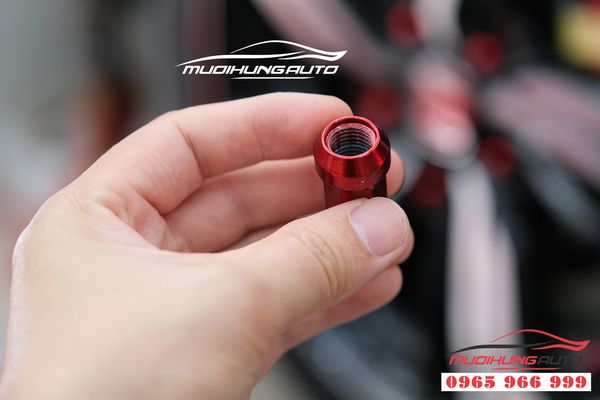 Bộ ốc take 20 nắp chụp  bảo vệ lazang ô tô màu đỏ 01