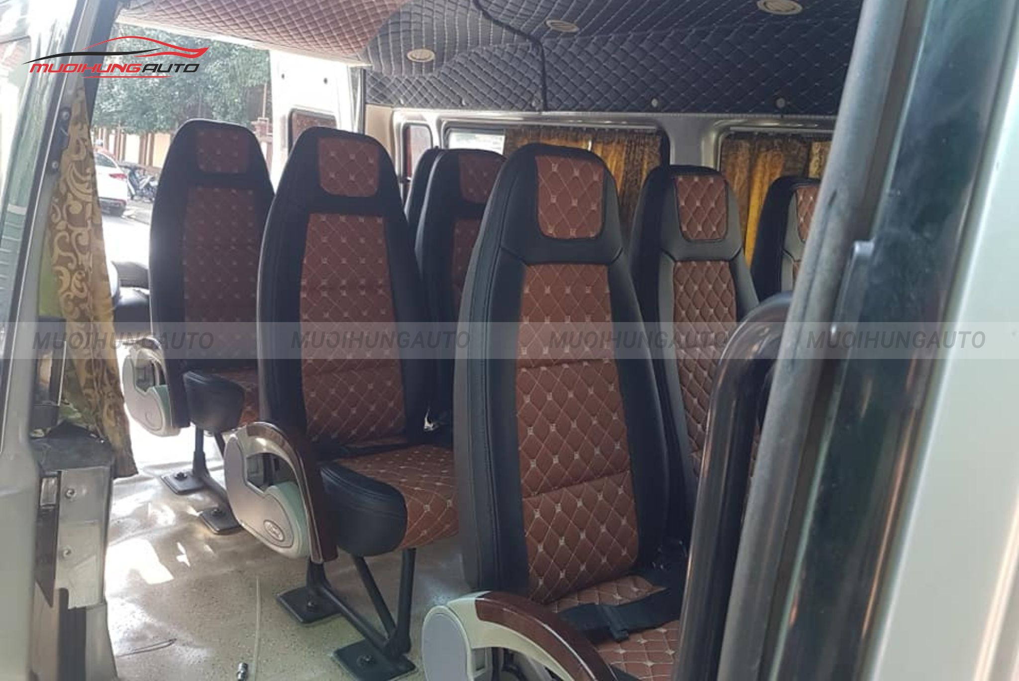 Bọc ghế da cho Ford Transit