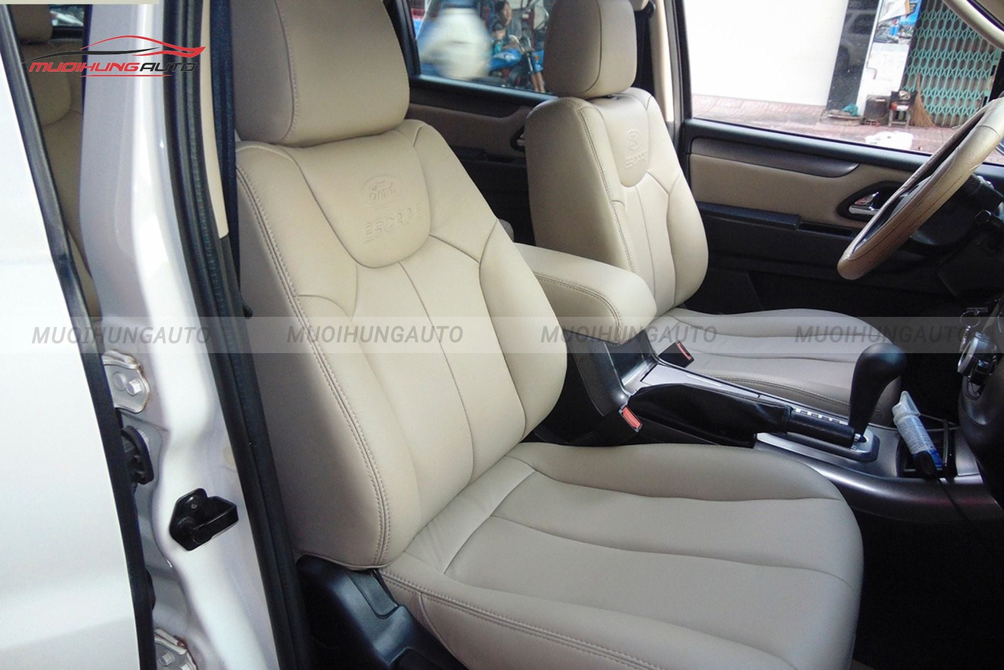 Bọc ghế da cho xe Ford Escape