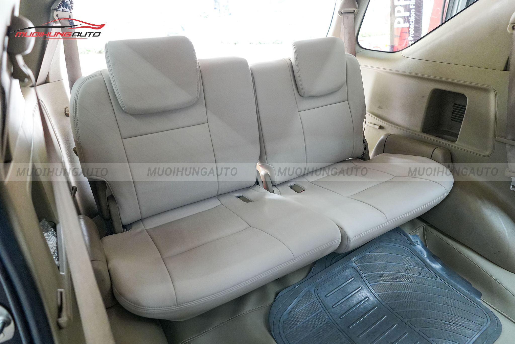 Bọc ghế da cho xe hơi Toyota Fortuner 2010
